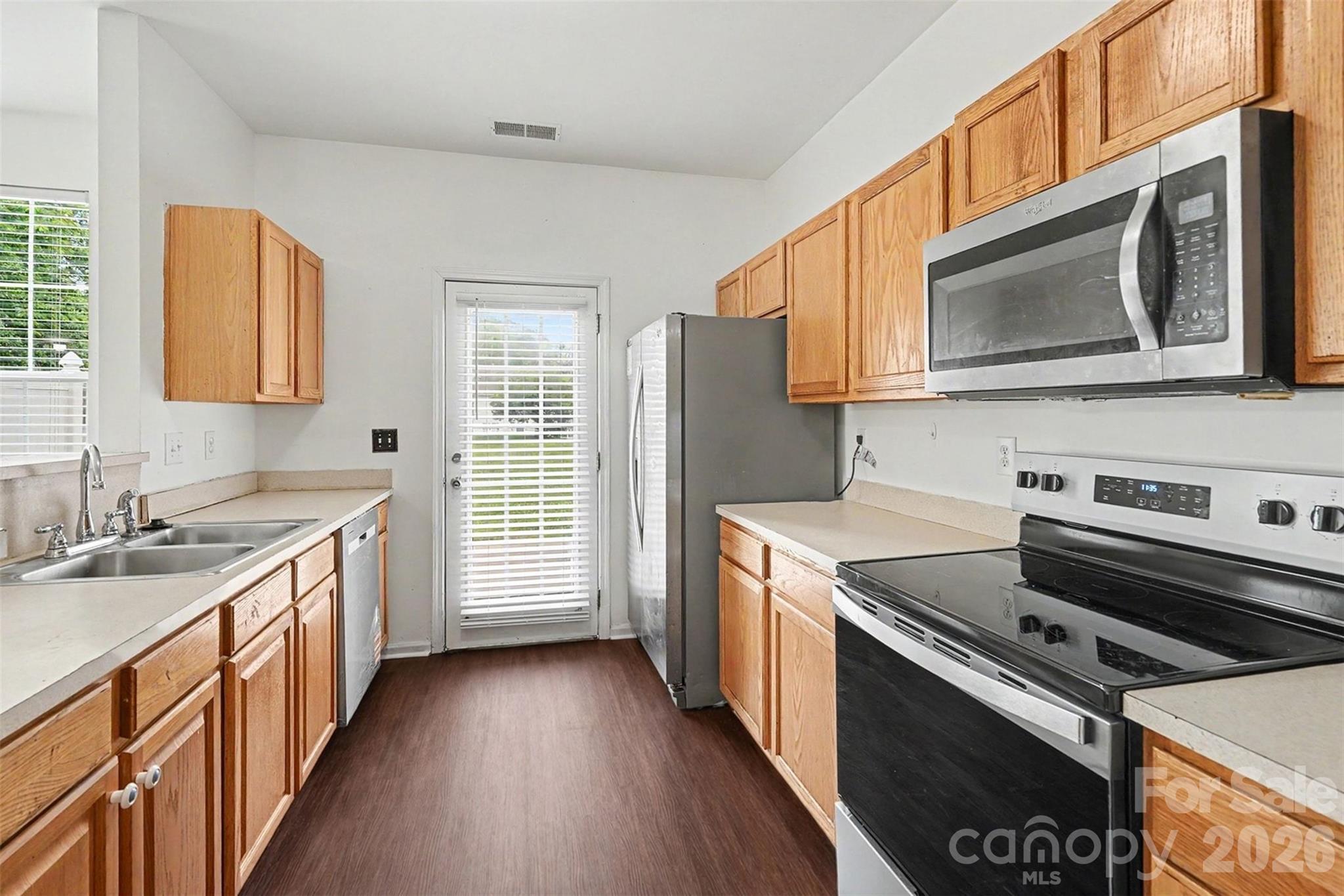 7514 Abigail Glen Drive Property Photo 8