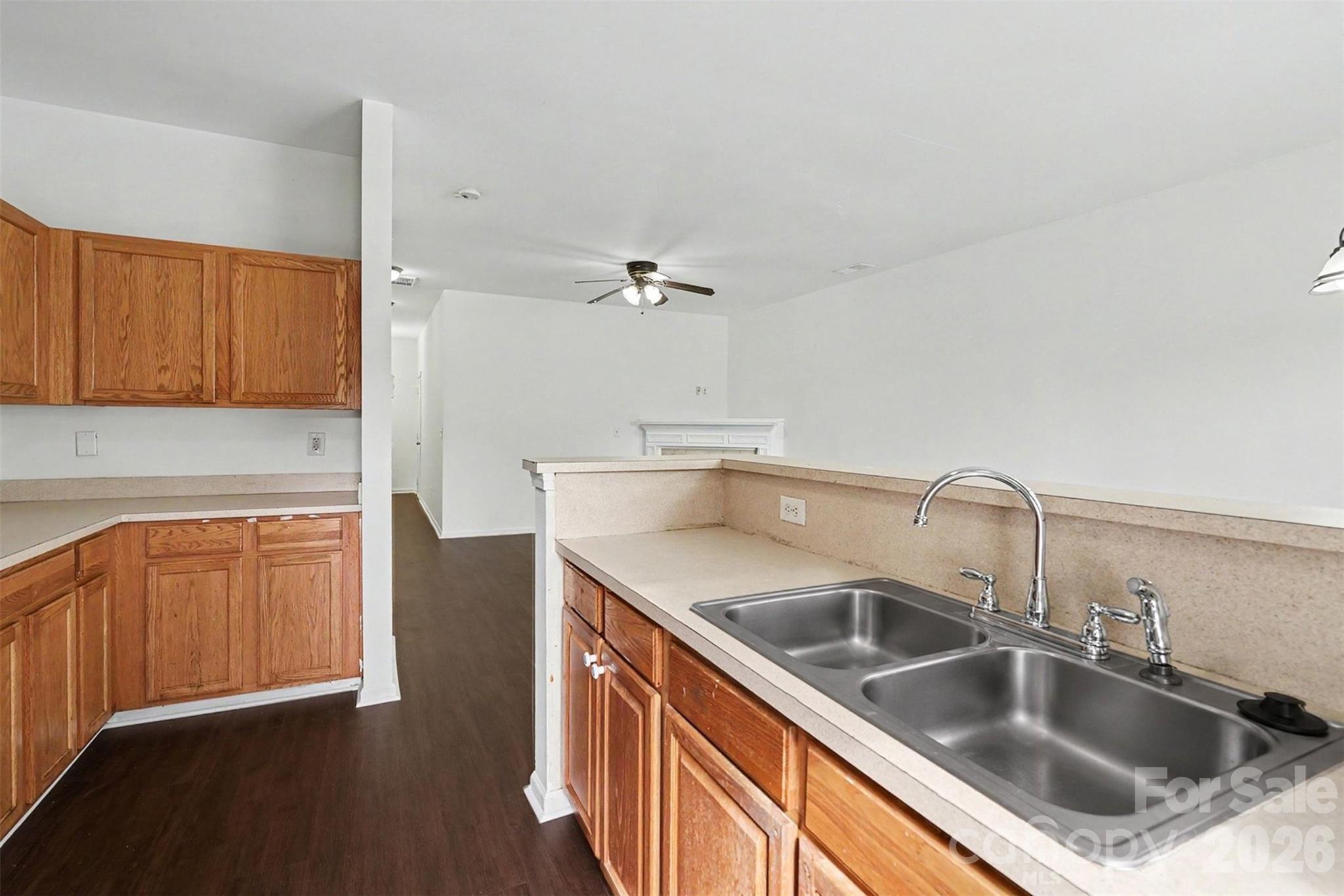 7514 Abigail Glen Drive Property Photo 9