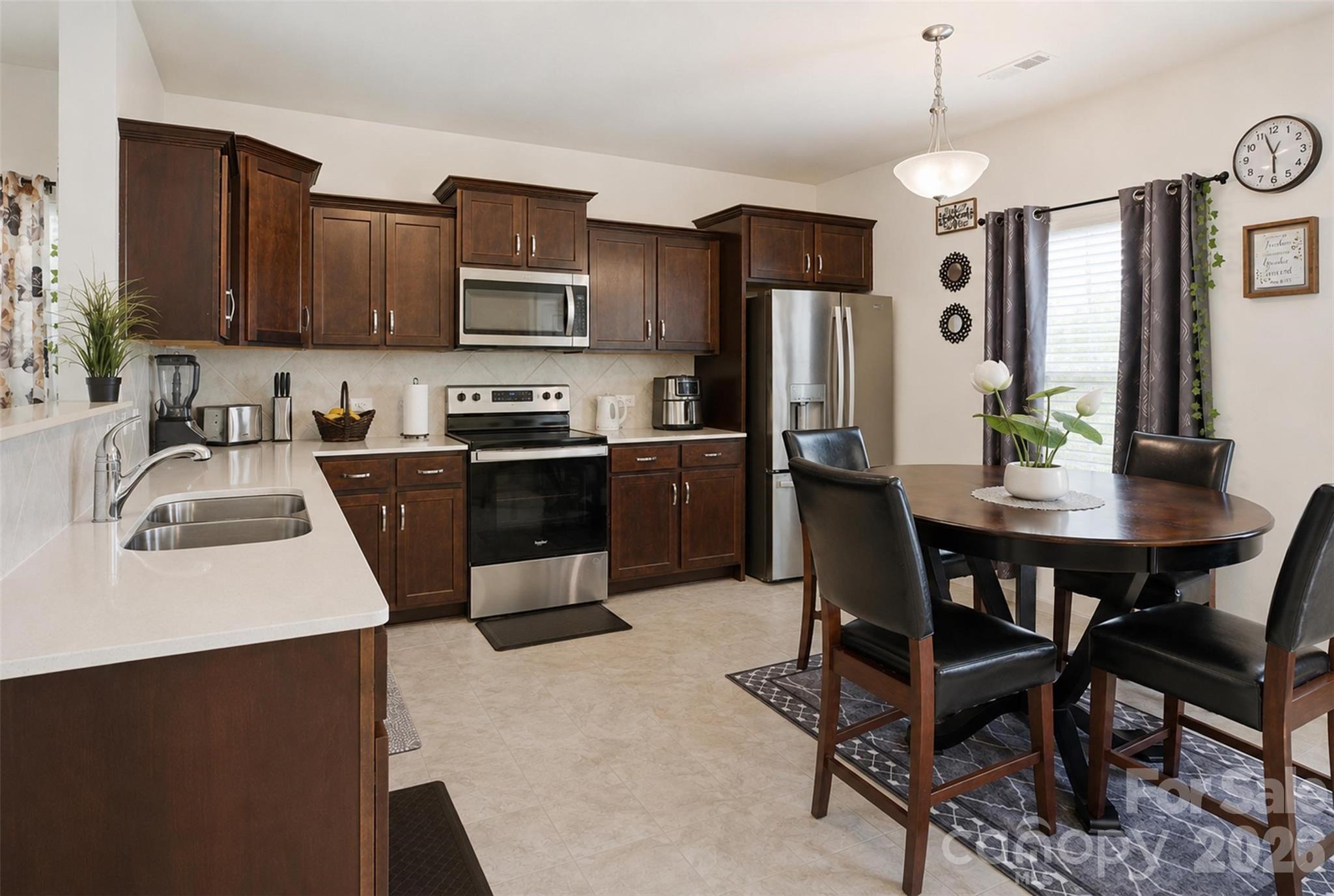 111 Buoy Lane Property Photo 7