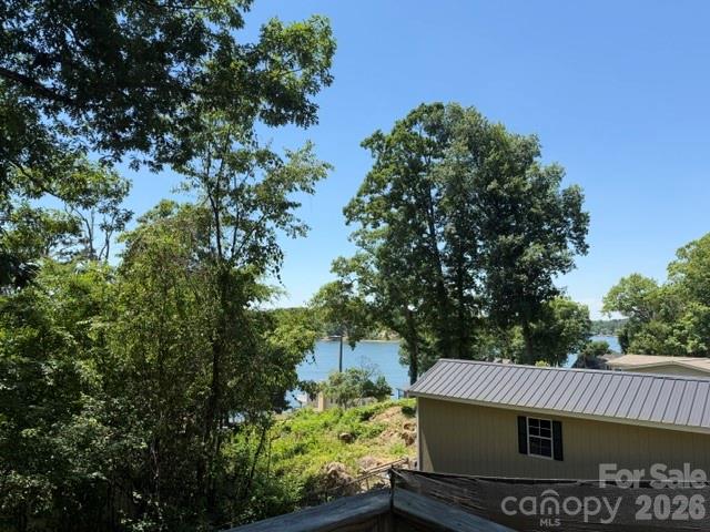 240 Skyline Drive Property Photo 4