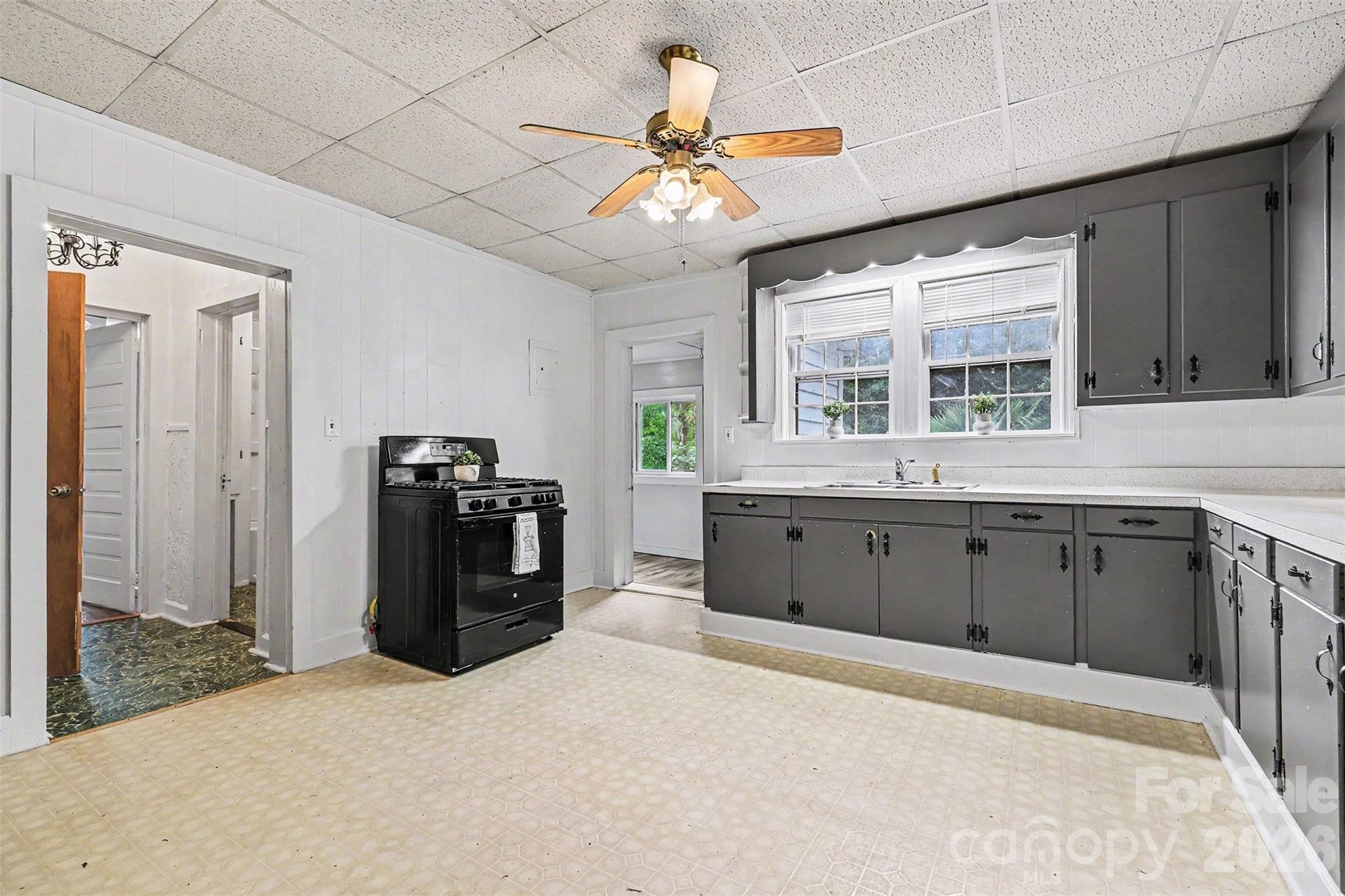 58 Poplar Street Property Photo 6