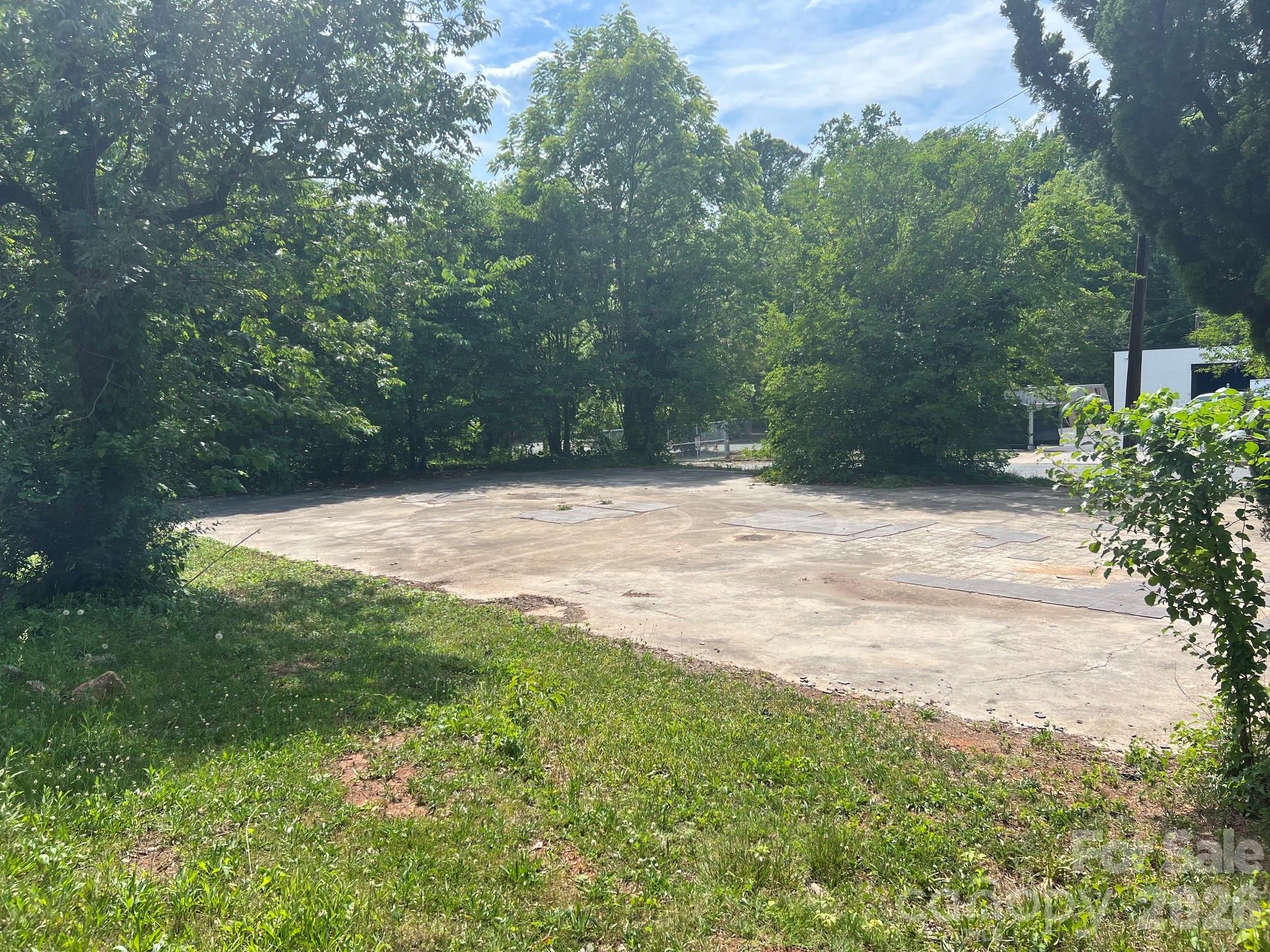 2300 E Independence Boulevard Property Photo 1