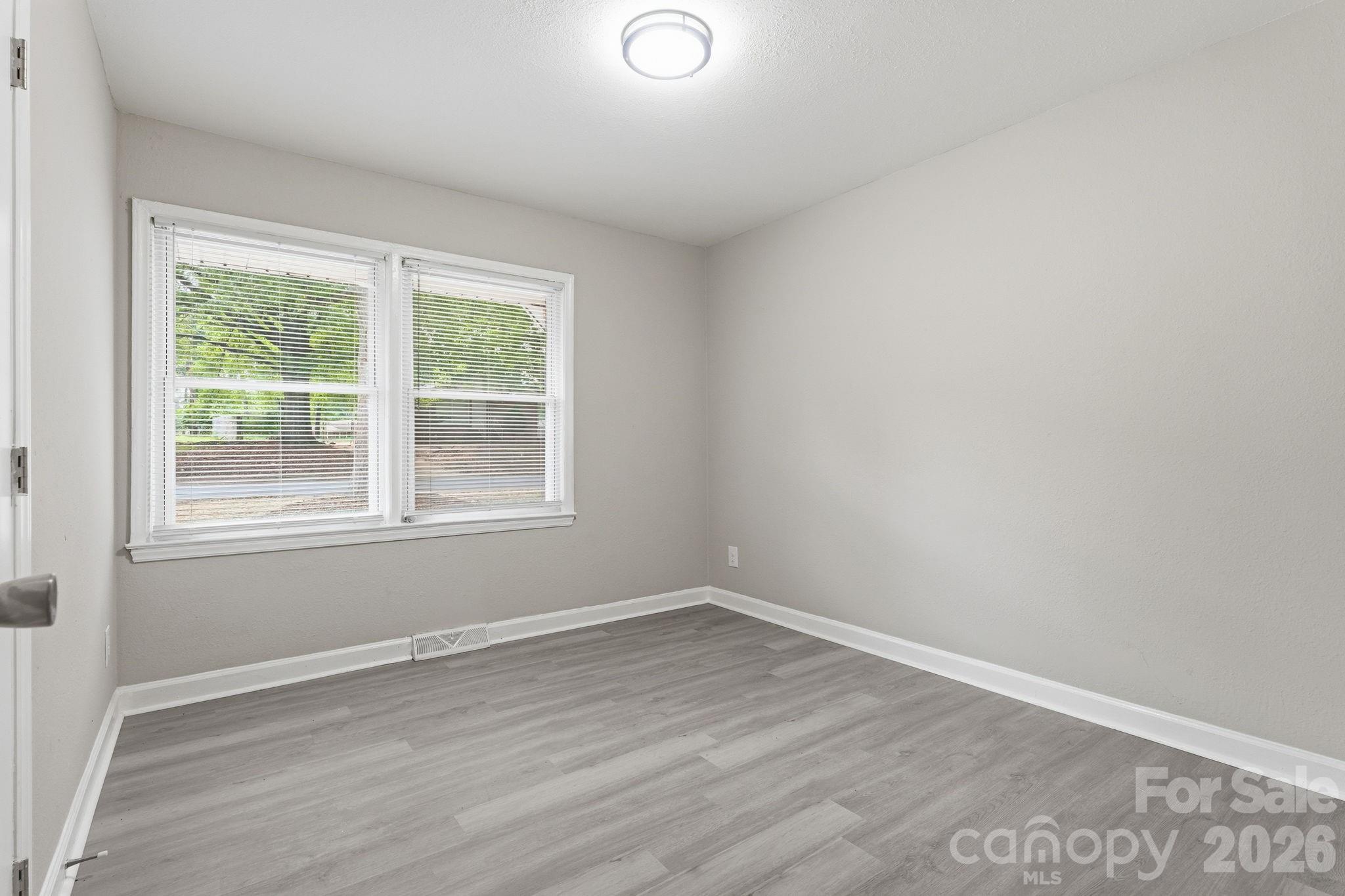 810 Echo Glen Road Property Photo 5