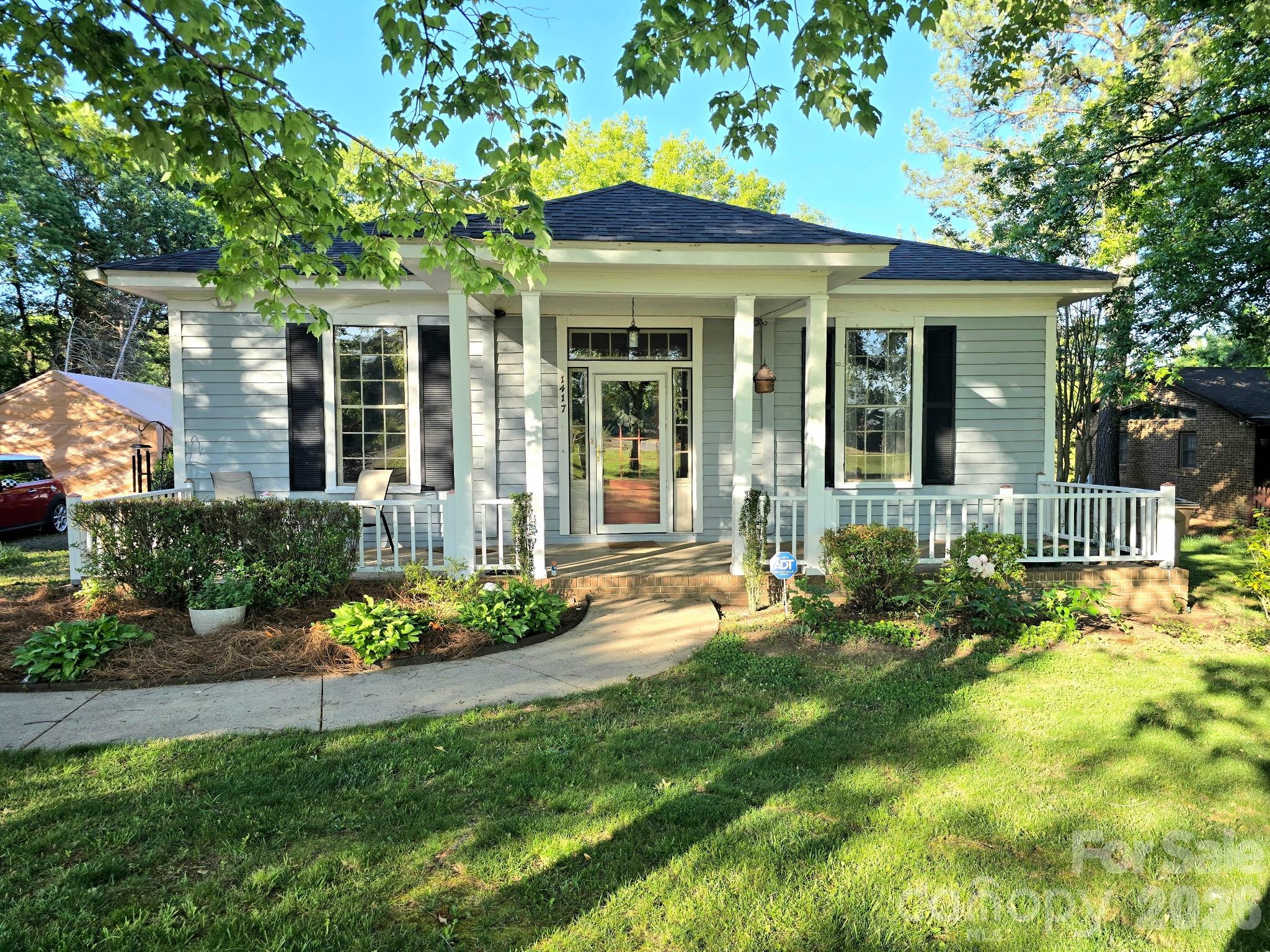 1417 Melrose Drive Property Photo 1
