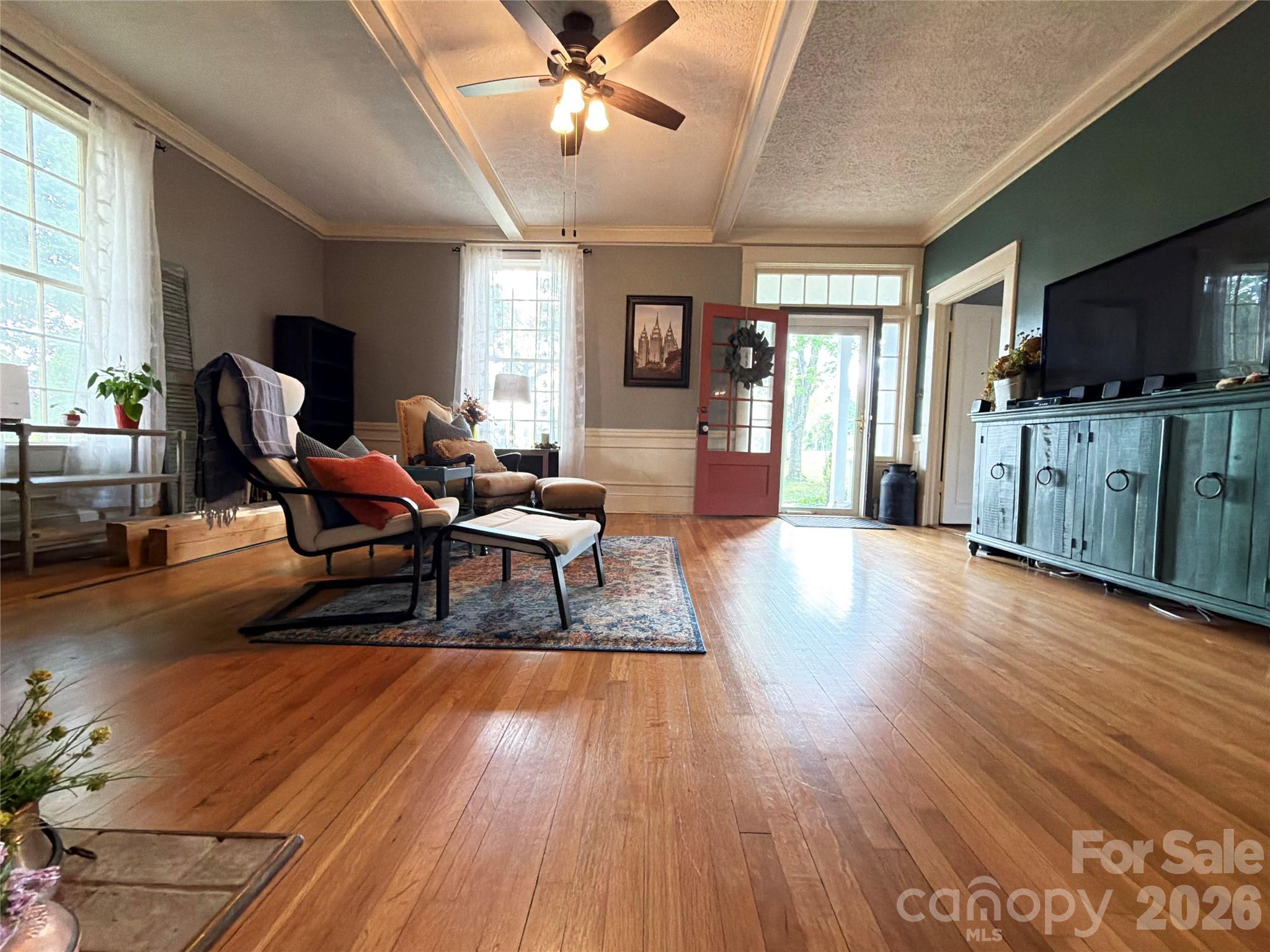 1417 Melrose Drive Property Photo 5