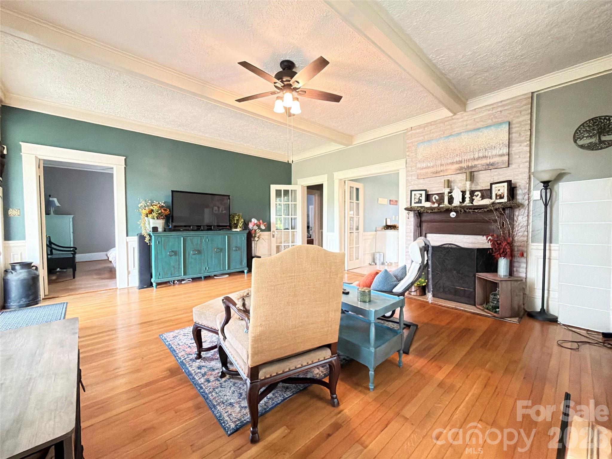 1417 Melrose Drive Property Photo 6