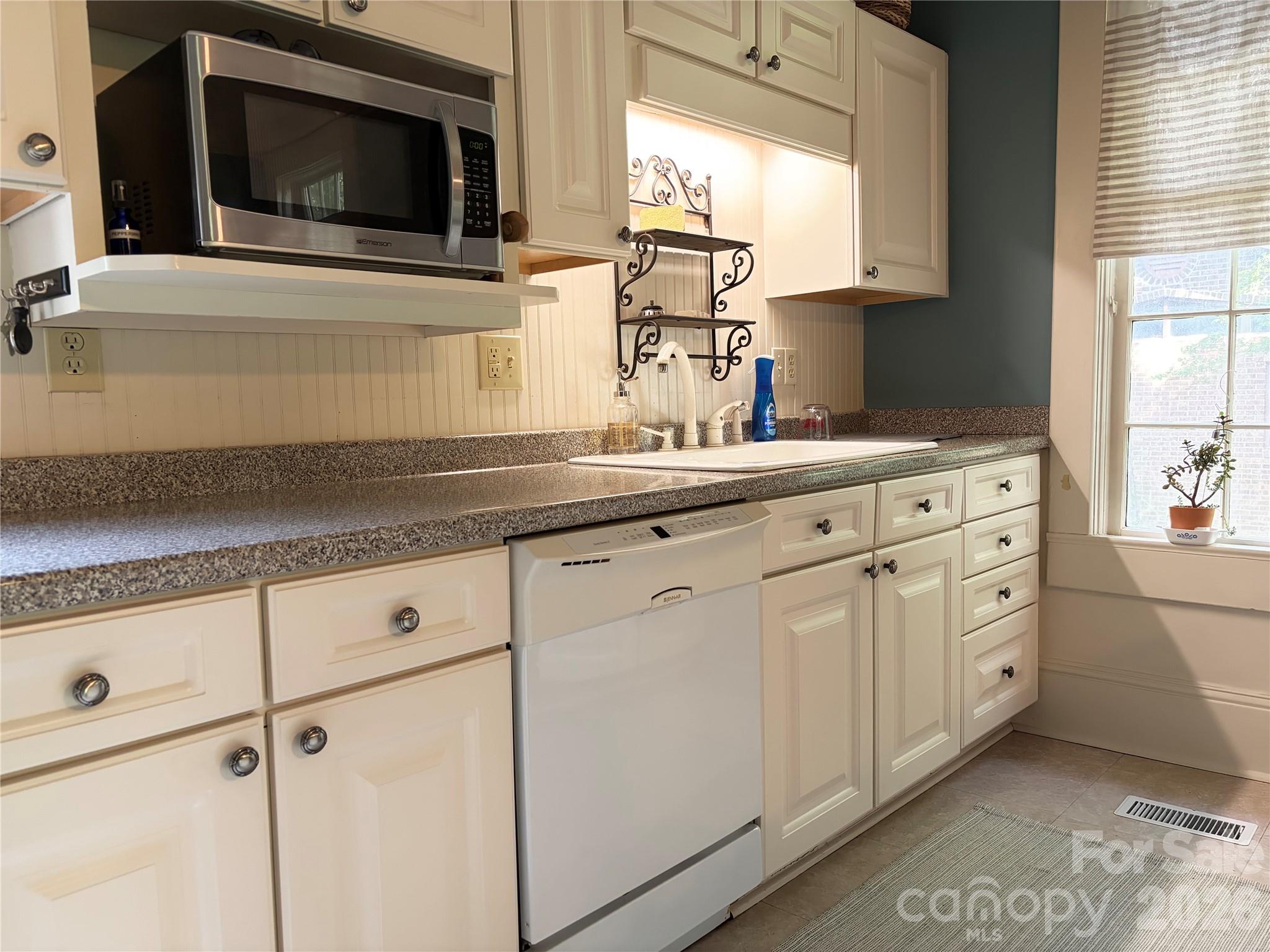 1417 Melrose Drive Property Photo 18