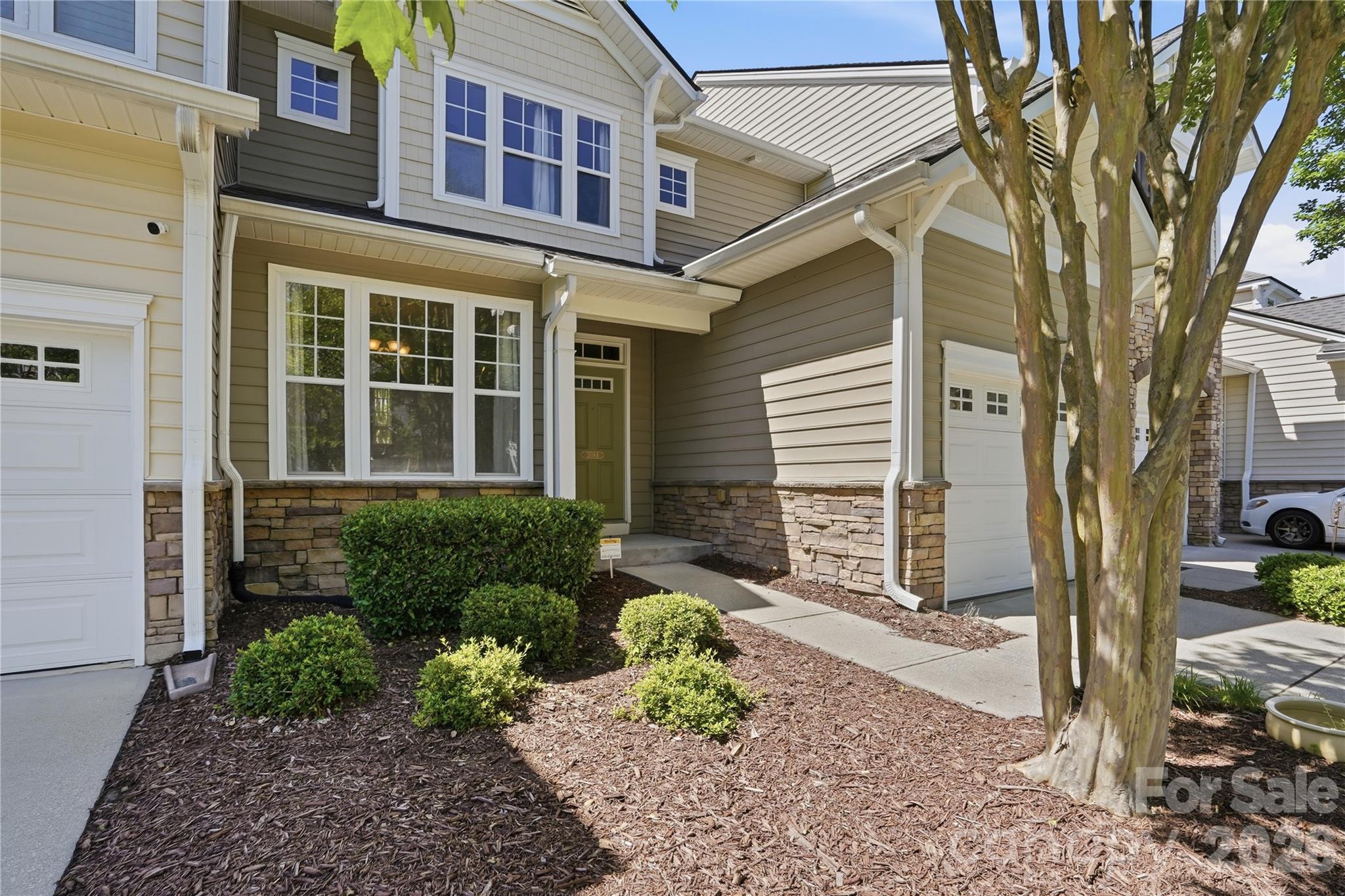 2084 Calloway Pines Drive Property Photo 2