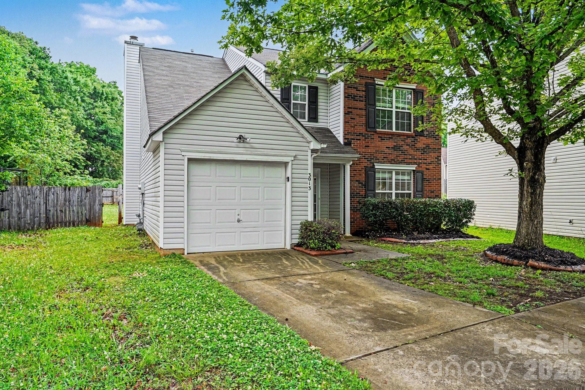 3013 Robin Terry Court Property Photo 2