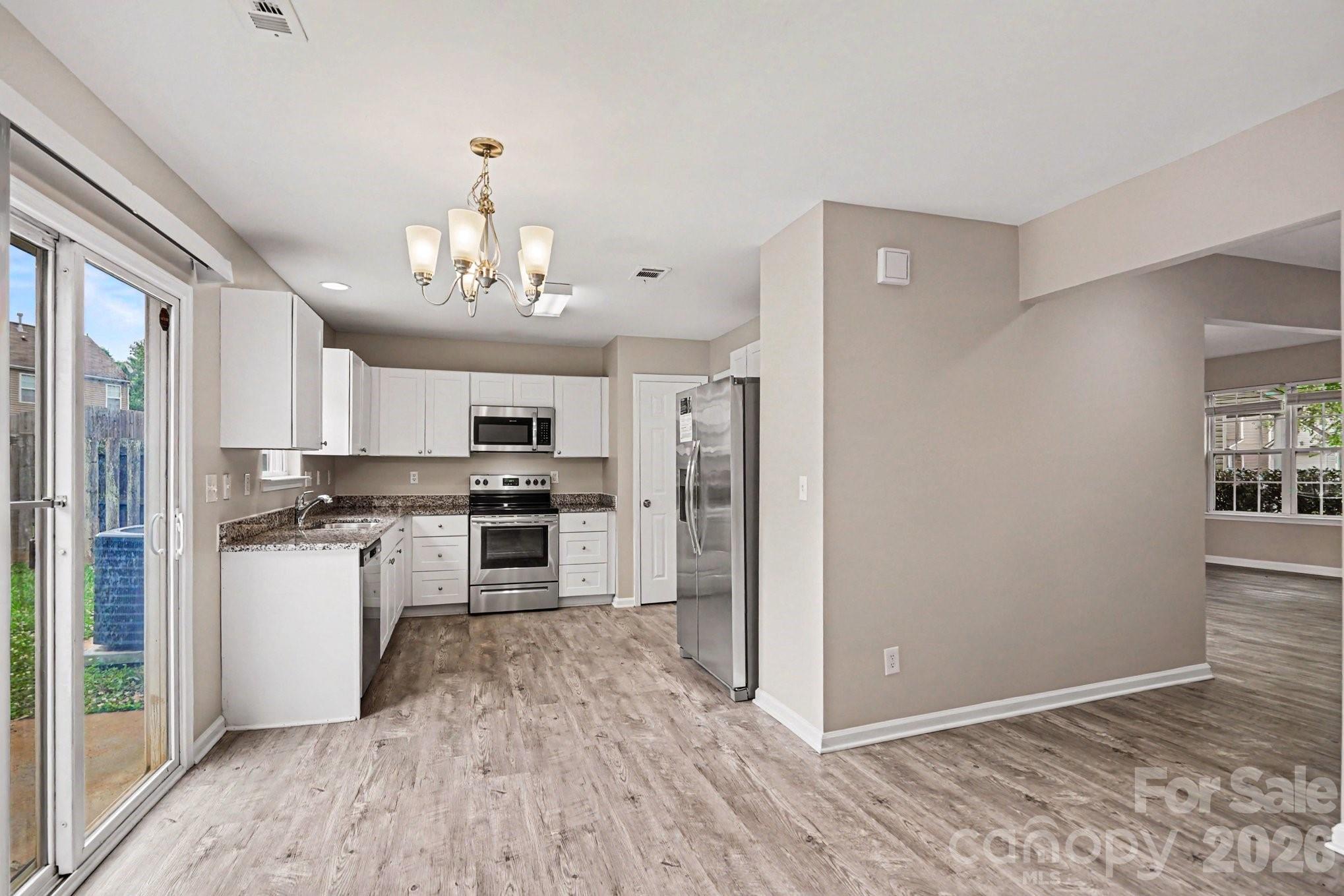 3013 Robin Terry Court Property Photo 5