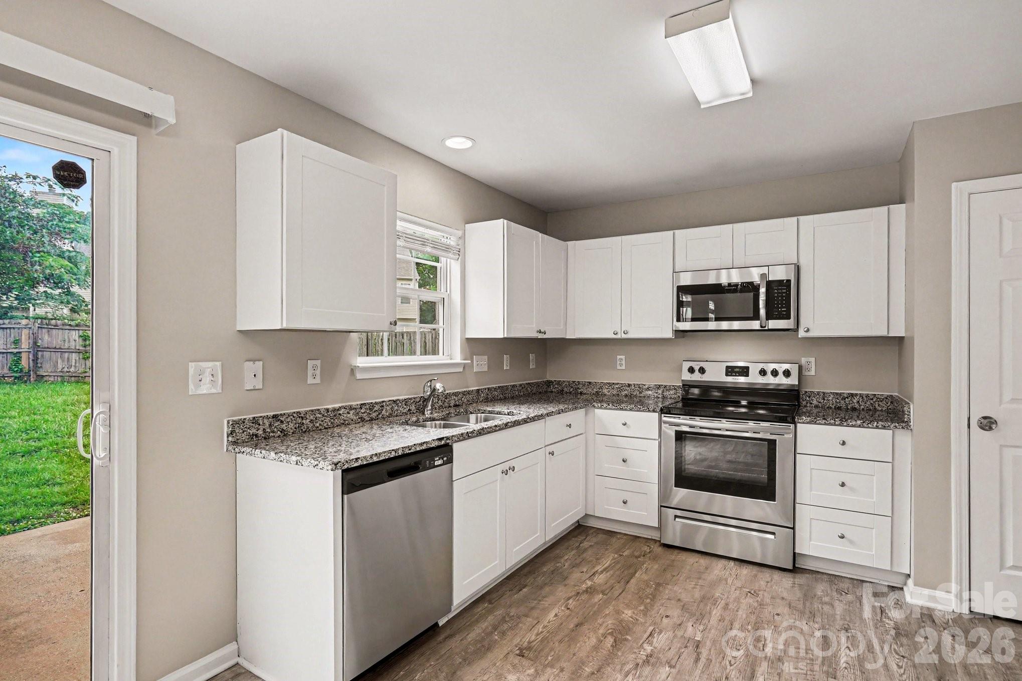 3013 Robin Terry Court Property Photo 6