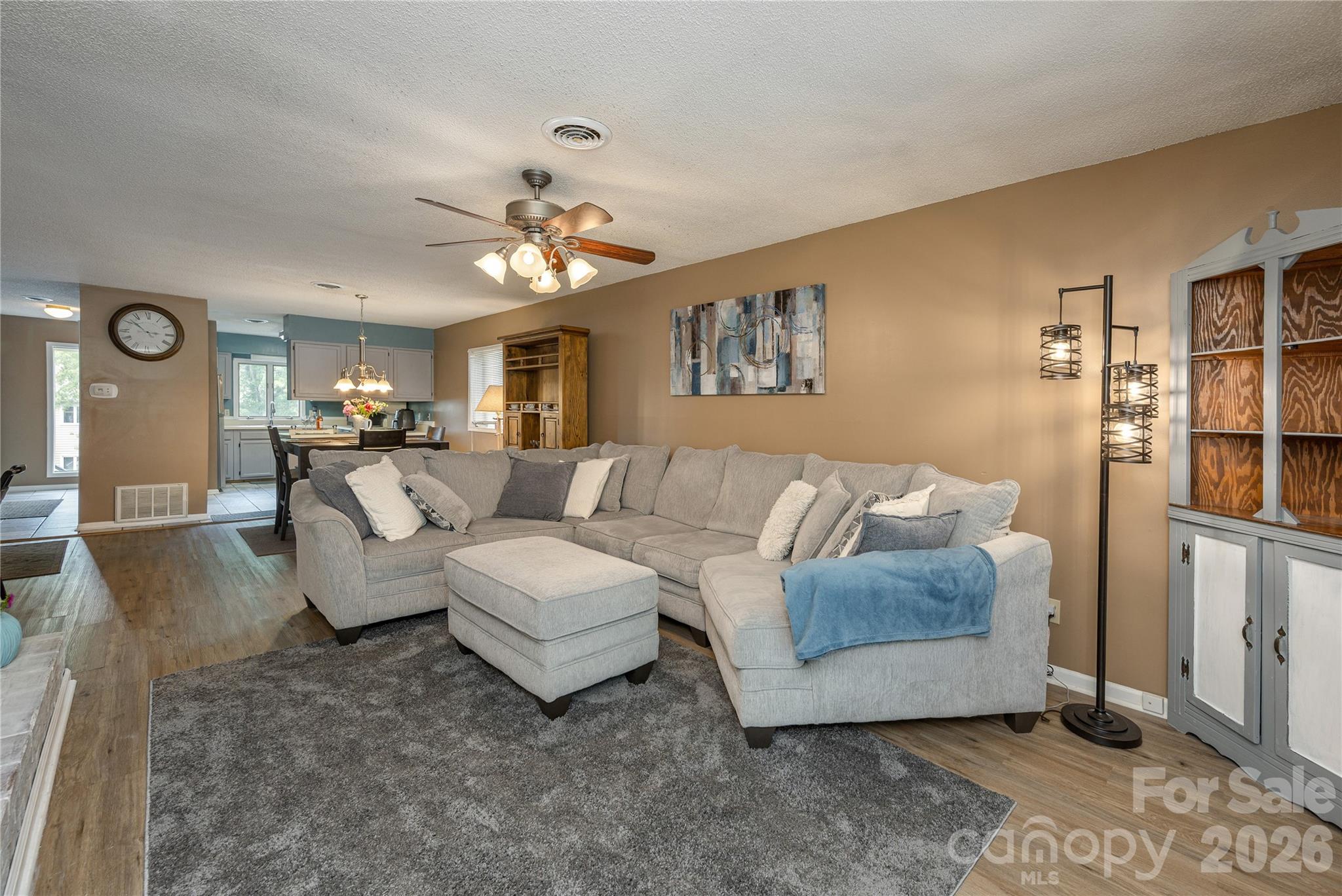 580 Britton Creek Drive Property Photo 12