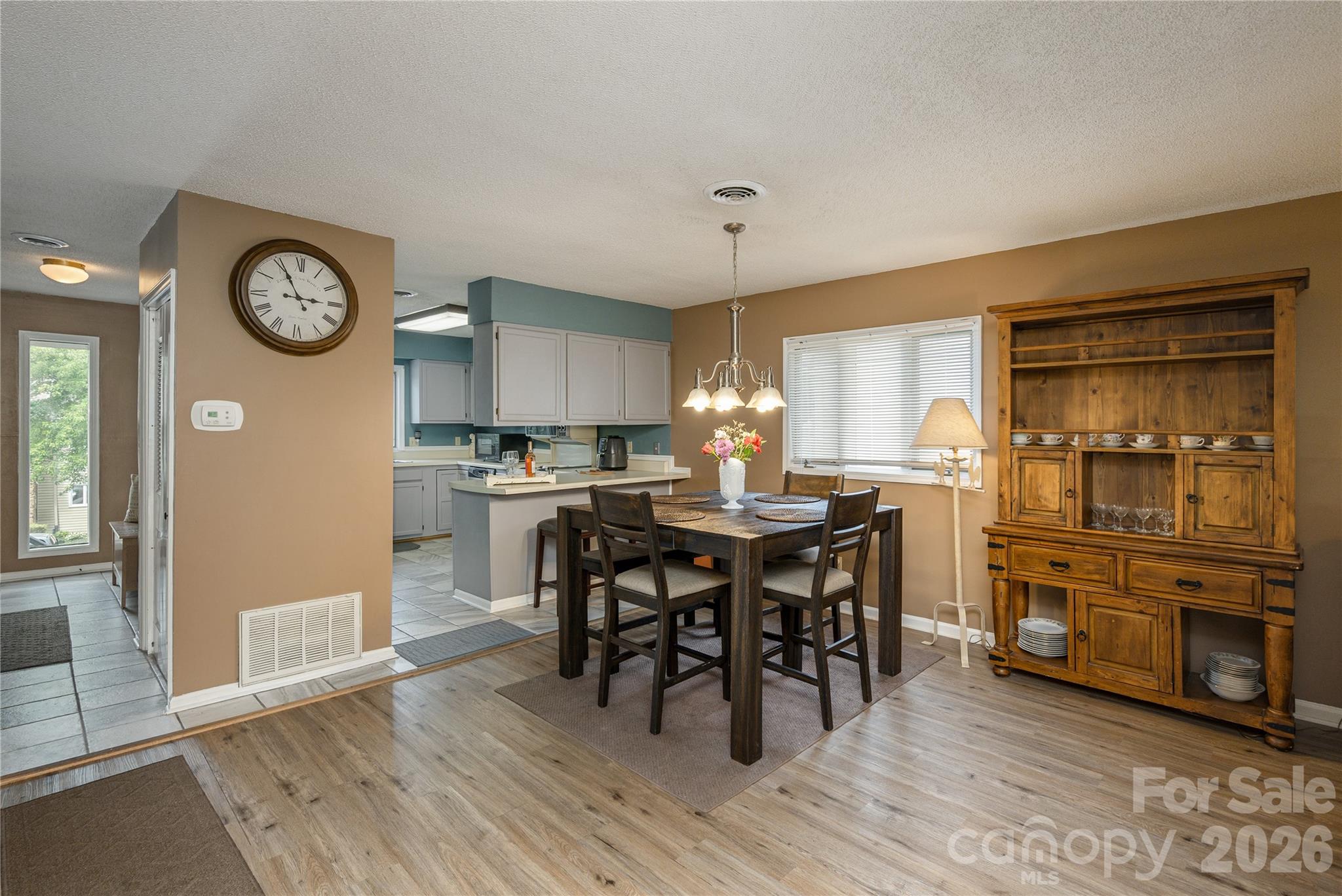 580 Britton Creek Drive Property Photo 14