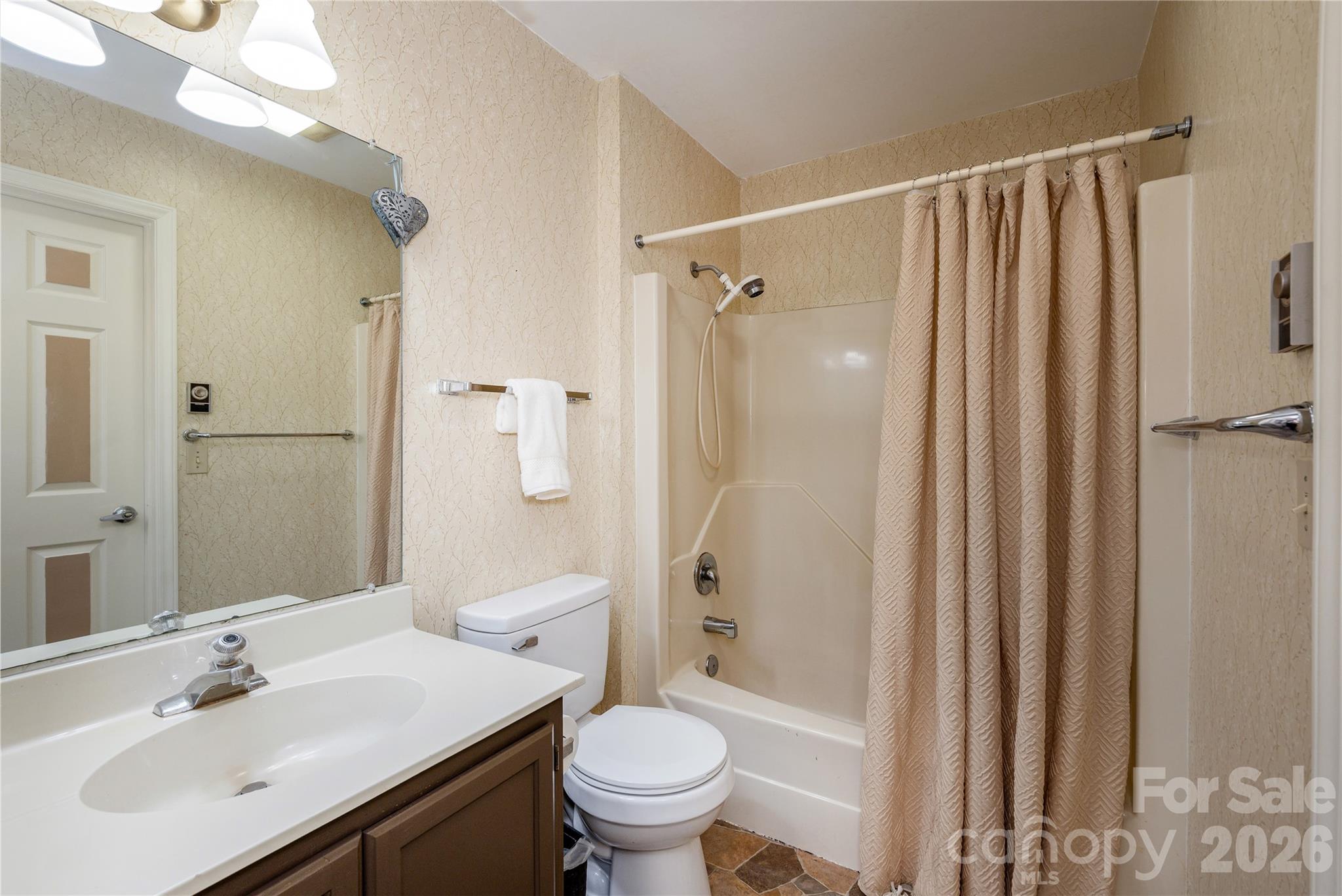 580 Britton Creek Drive Property Photo 24