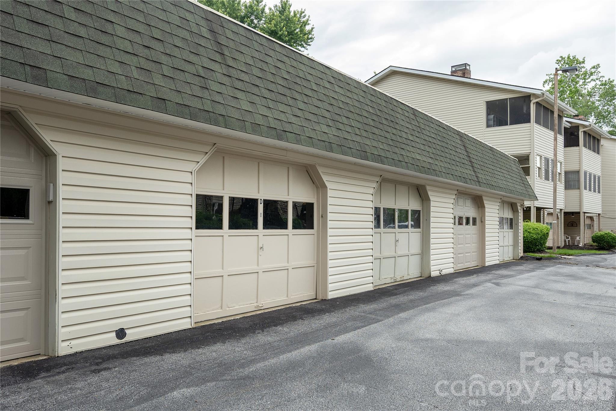 580 Britton Creek Drive Property Photo 26