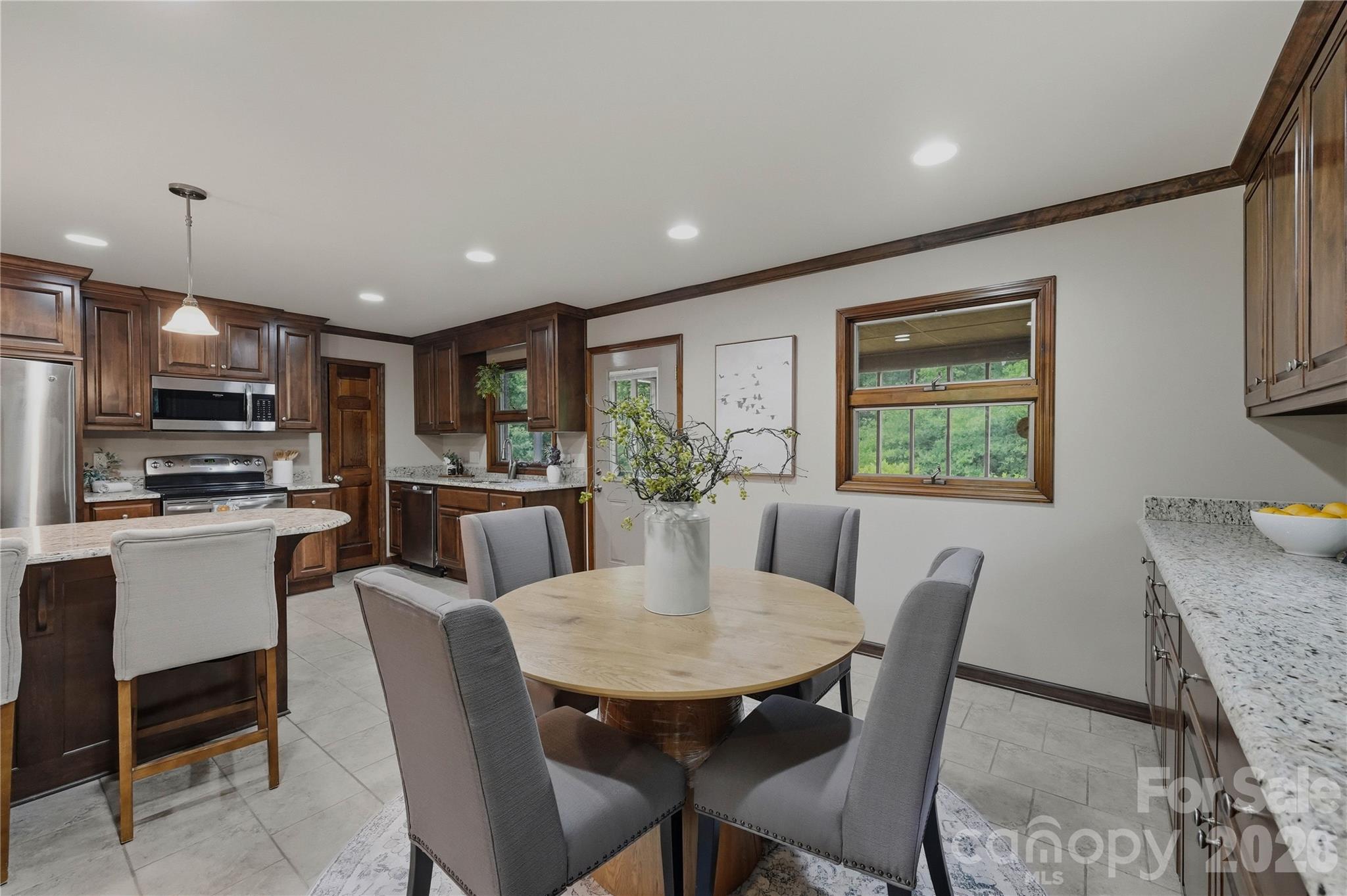 5303 Rogers Road Property Photo 21