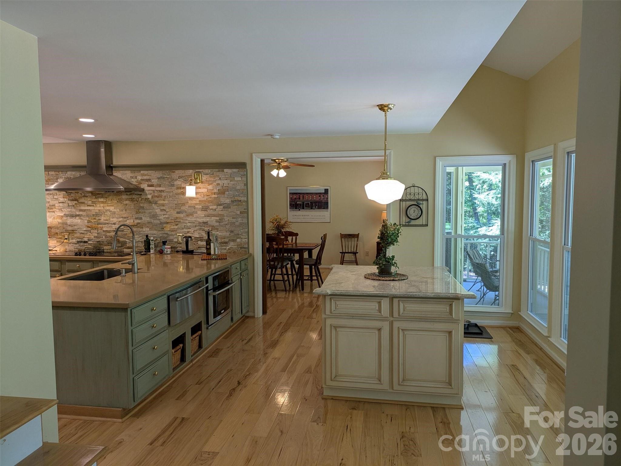 675 Fox Run Lane Property Photo 4