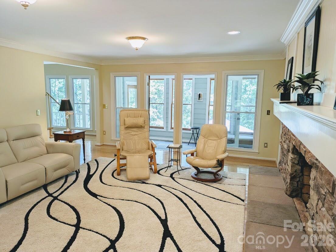 675 Fox Run Lane Property Photo 8