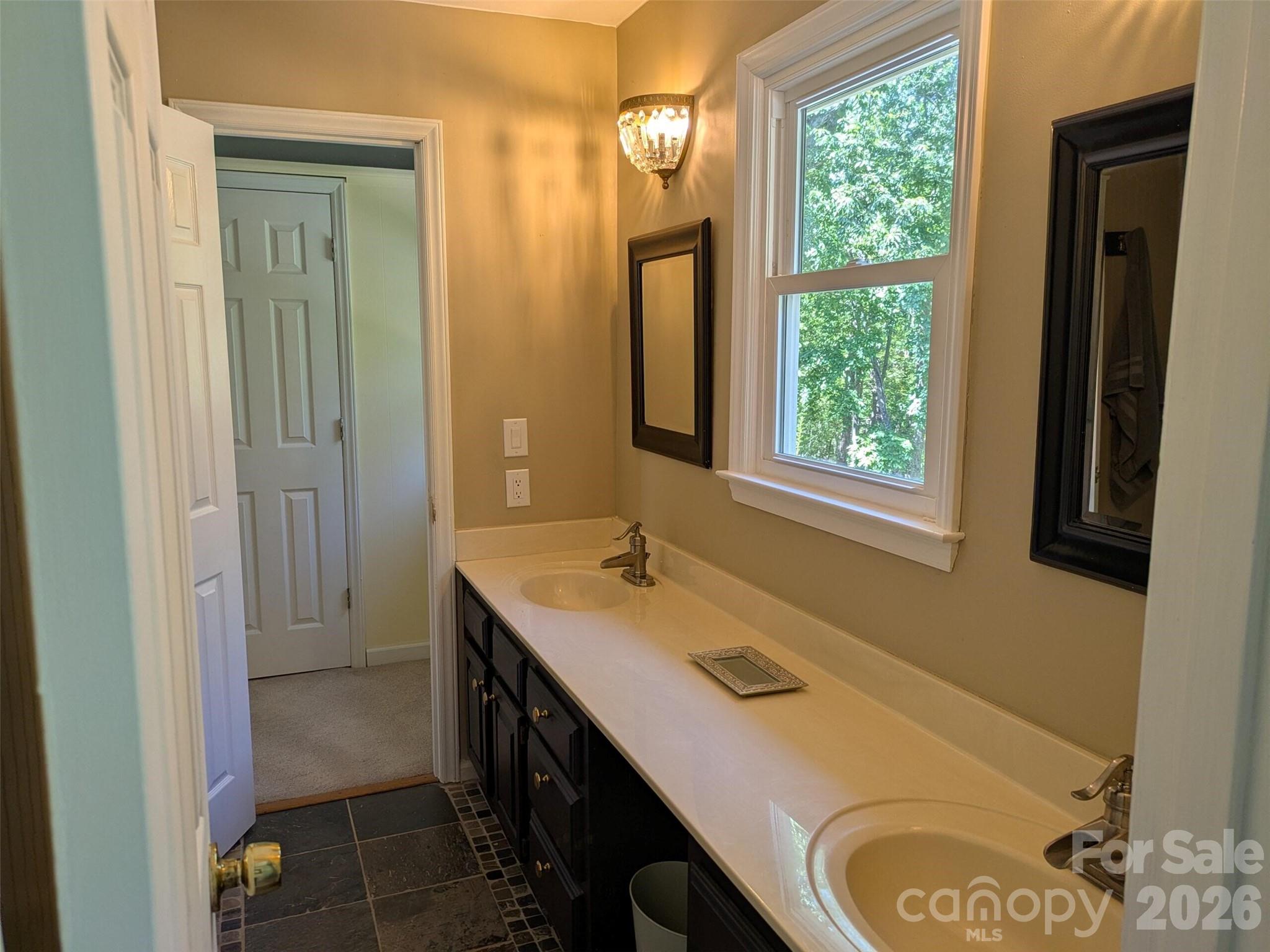 675 Fox Run Lane Property Photo 16