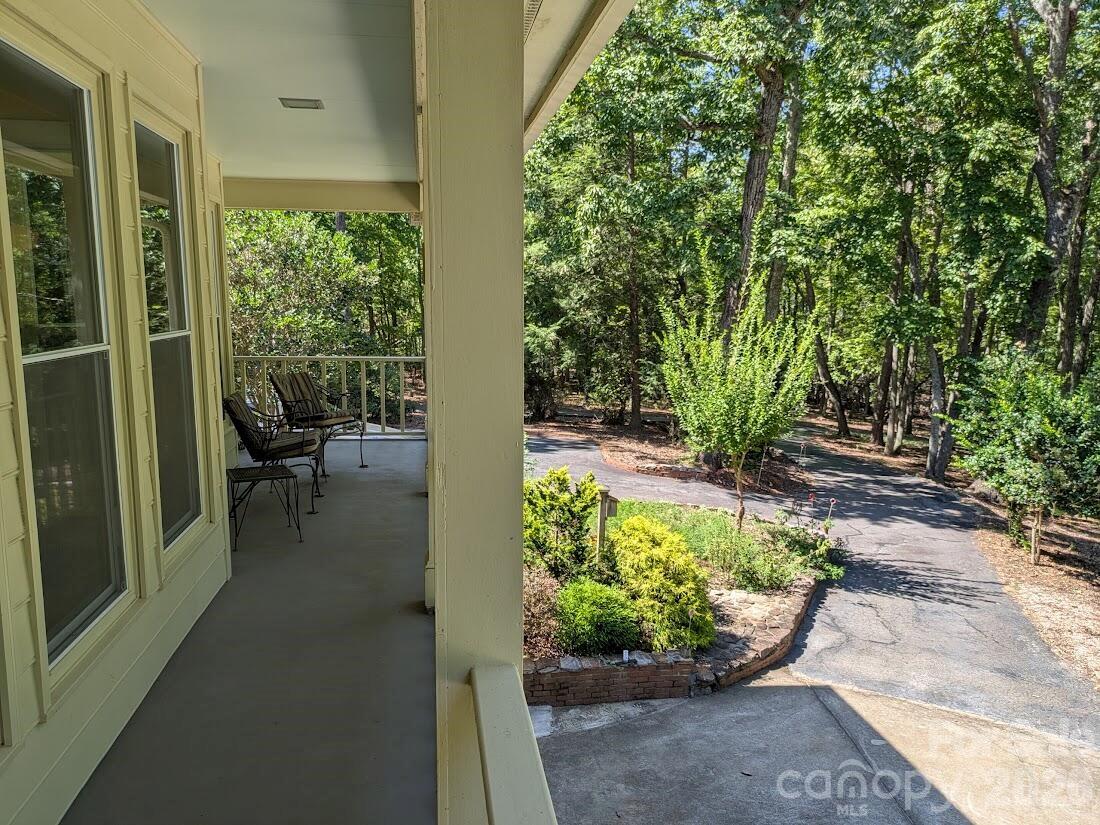 675 Fox Run Lane Property Photo 28