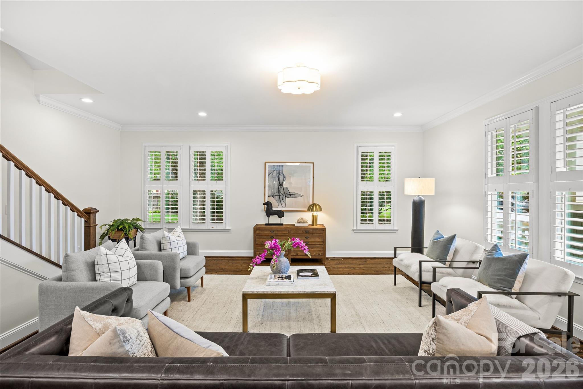 2022 Springdale Avenue Property Photo 4