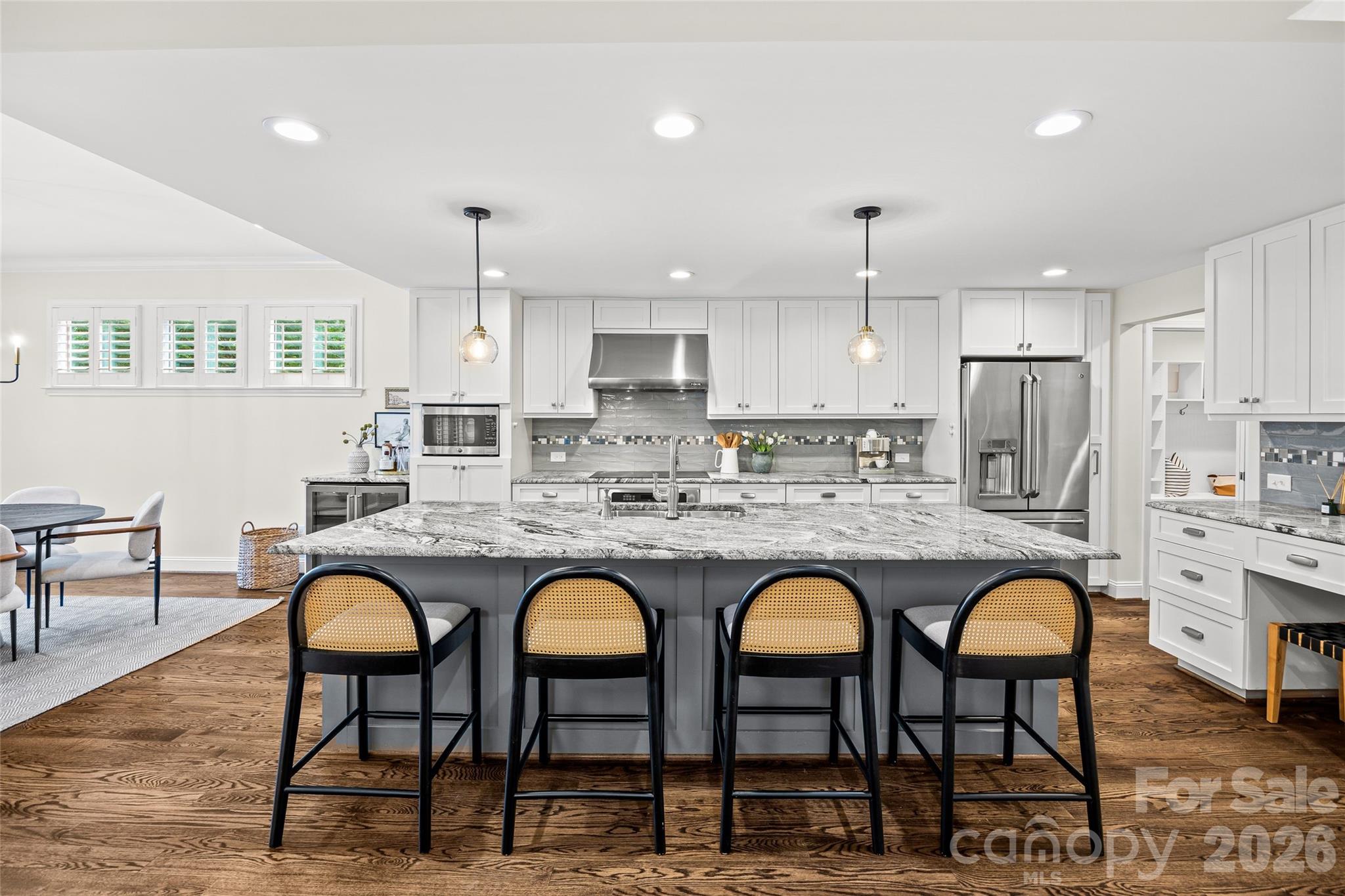 2022 Springdale Avenue Property Photo 12