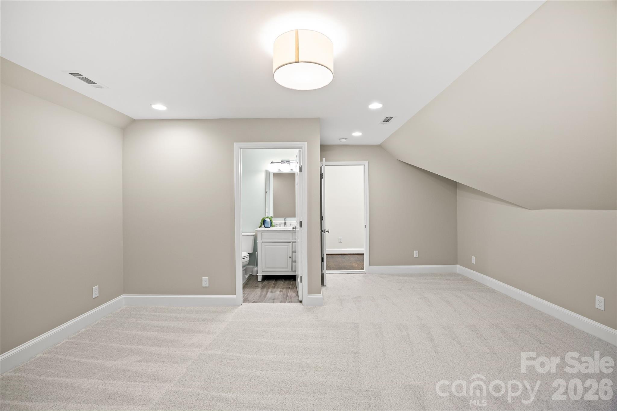 2022 Springdale Avenue Property Photo 32