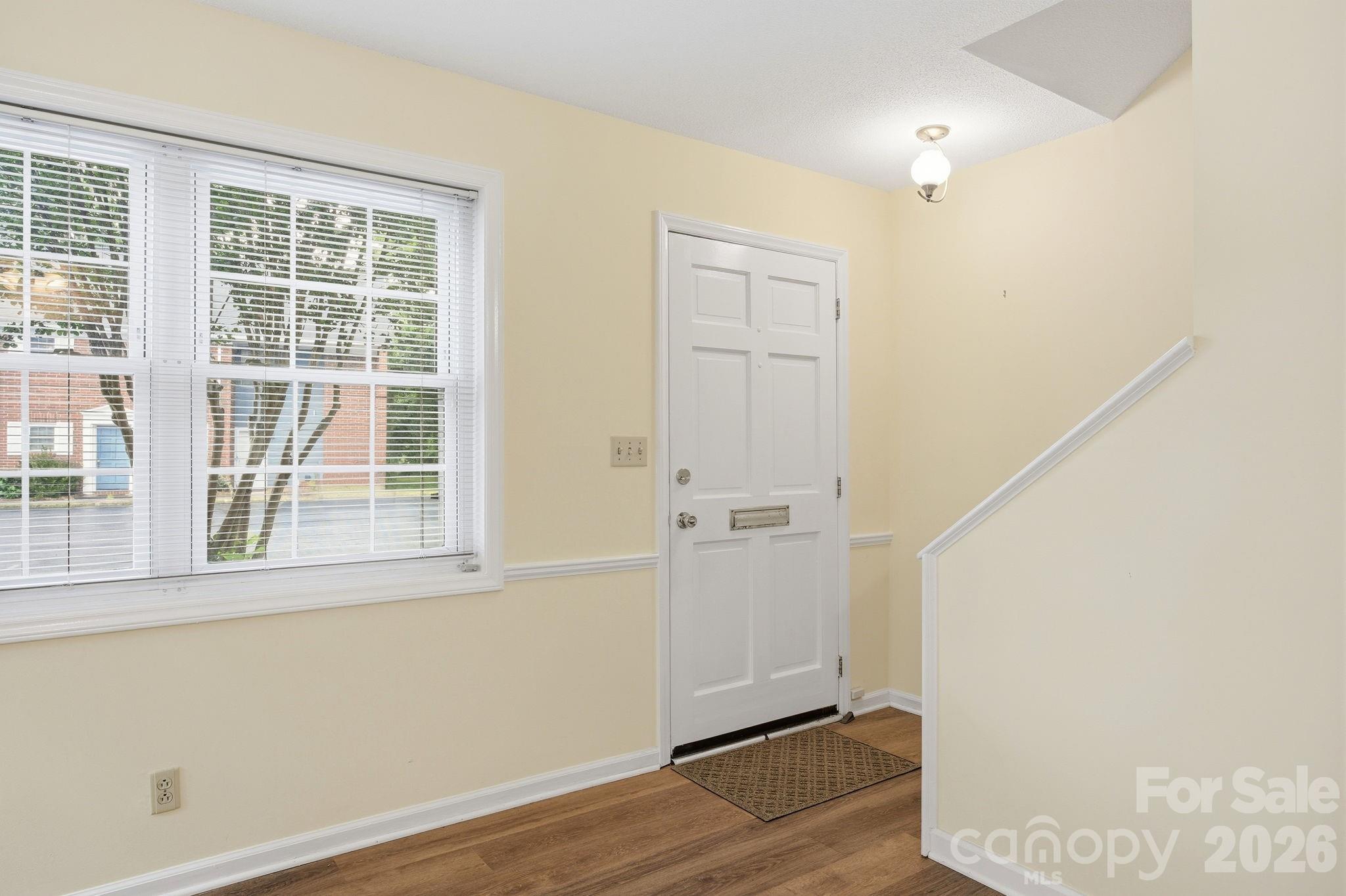 1300 Larchmont Place 411 Property Photo 9