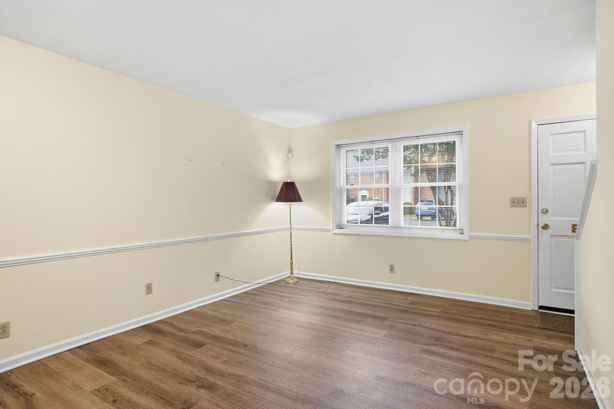 1300 Larchmont Place 411 Property Photo 10