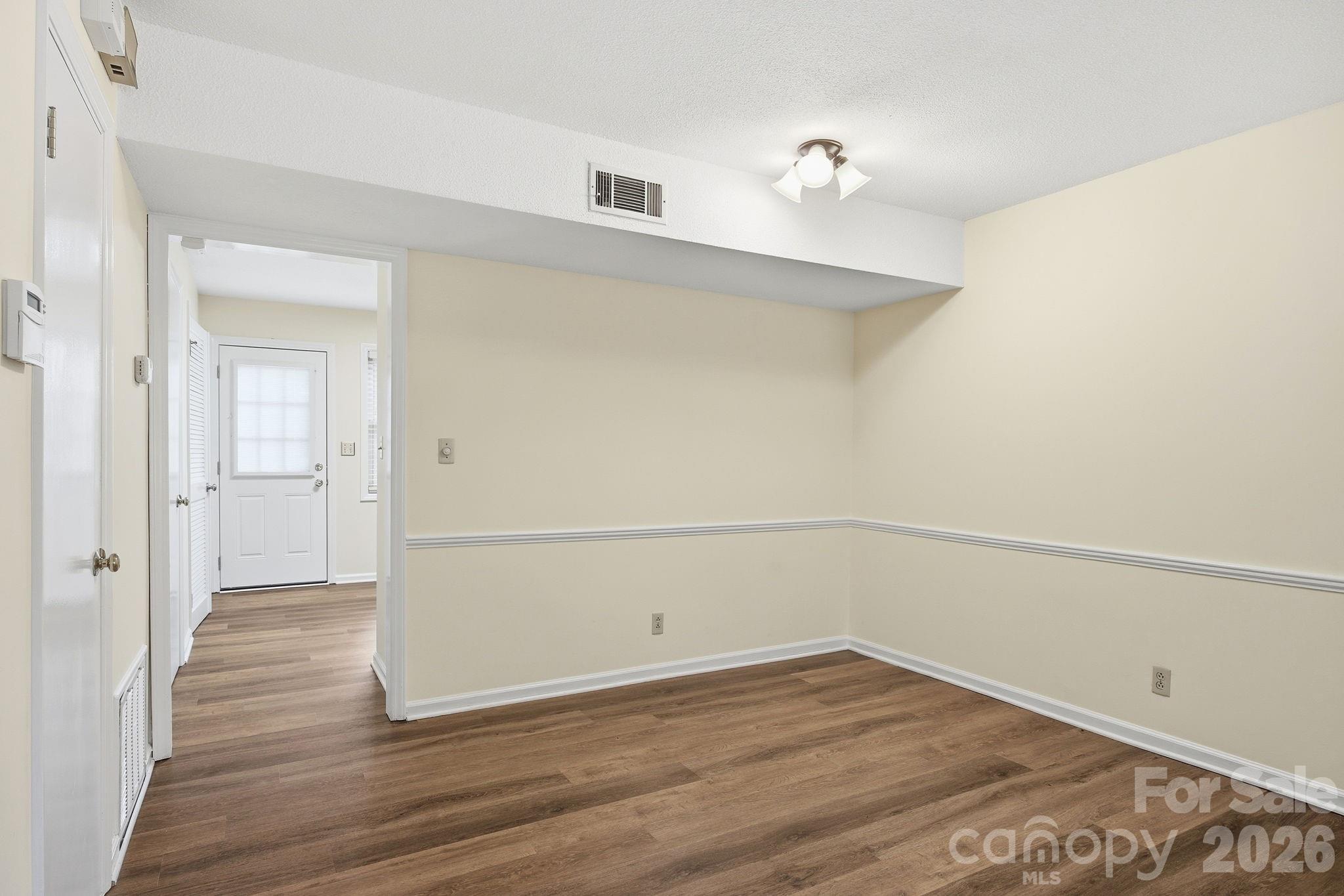 1300 Larchmont Place 411 Property Photo 11