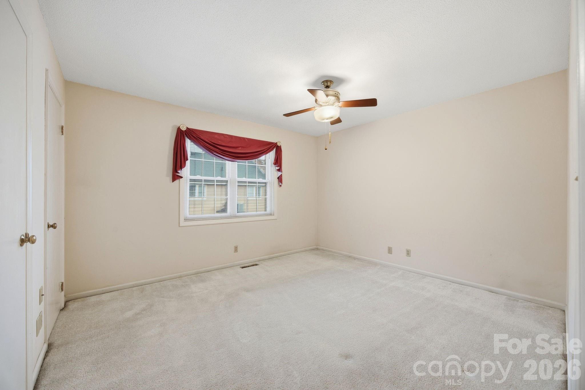 1300 Larchmont Place 411 Property Photo 22