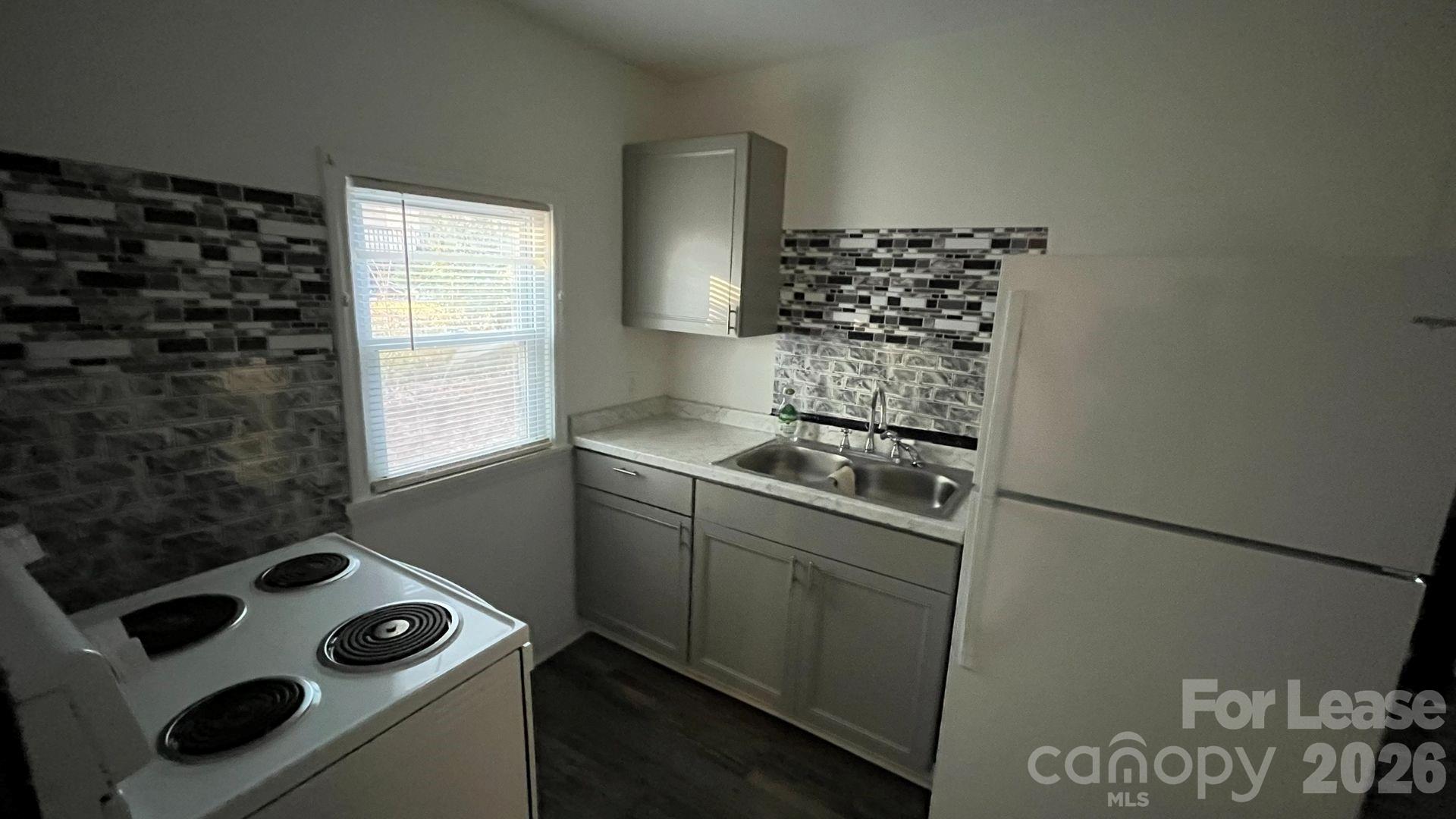 635 Smith Street Property Photo 9
