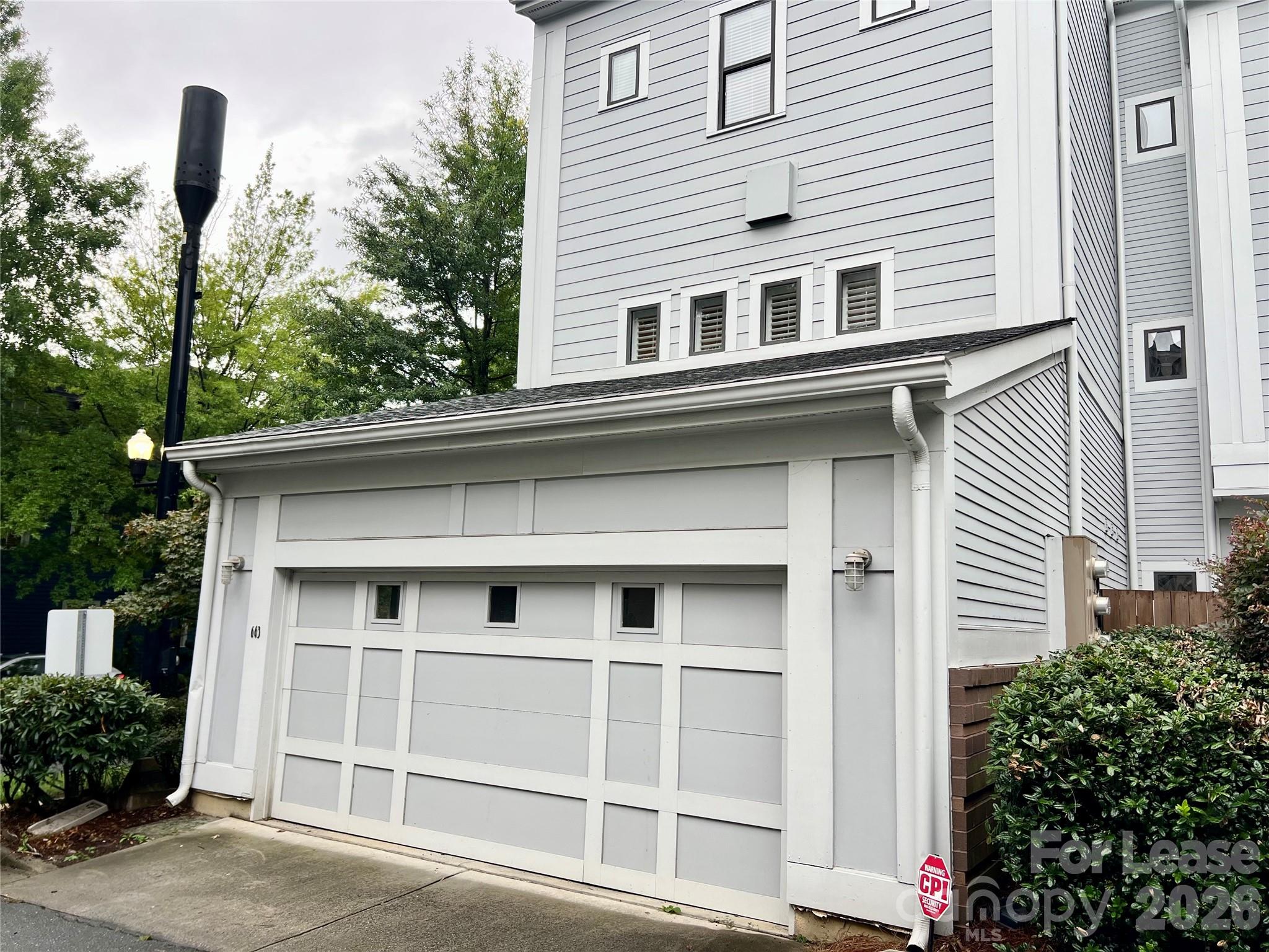 663 E 10th Street Property Photo 2