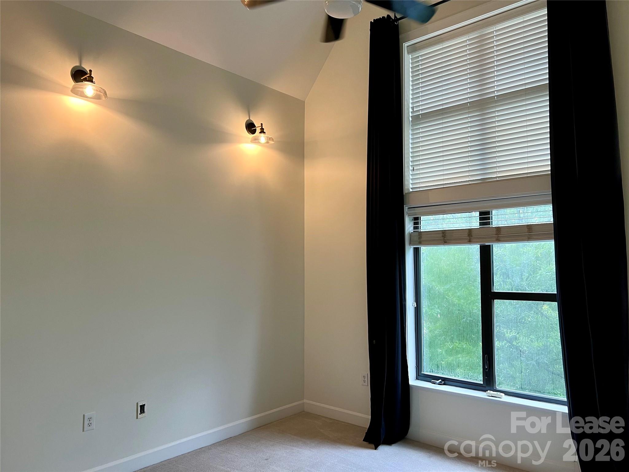 663 E 10th Street Property Photo 20