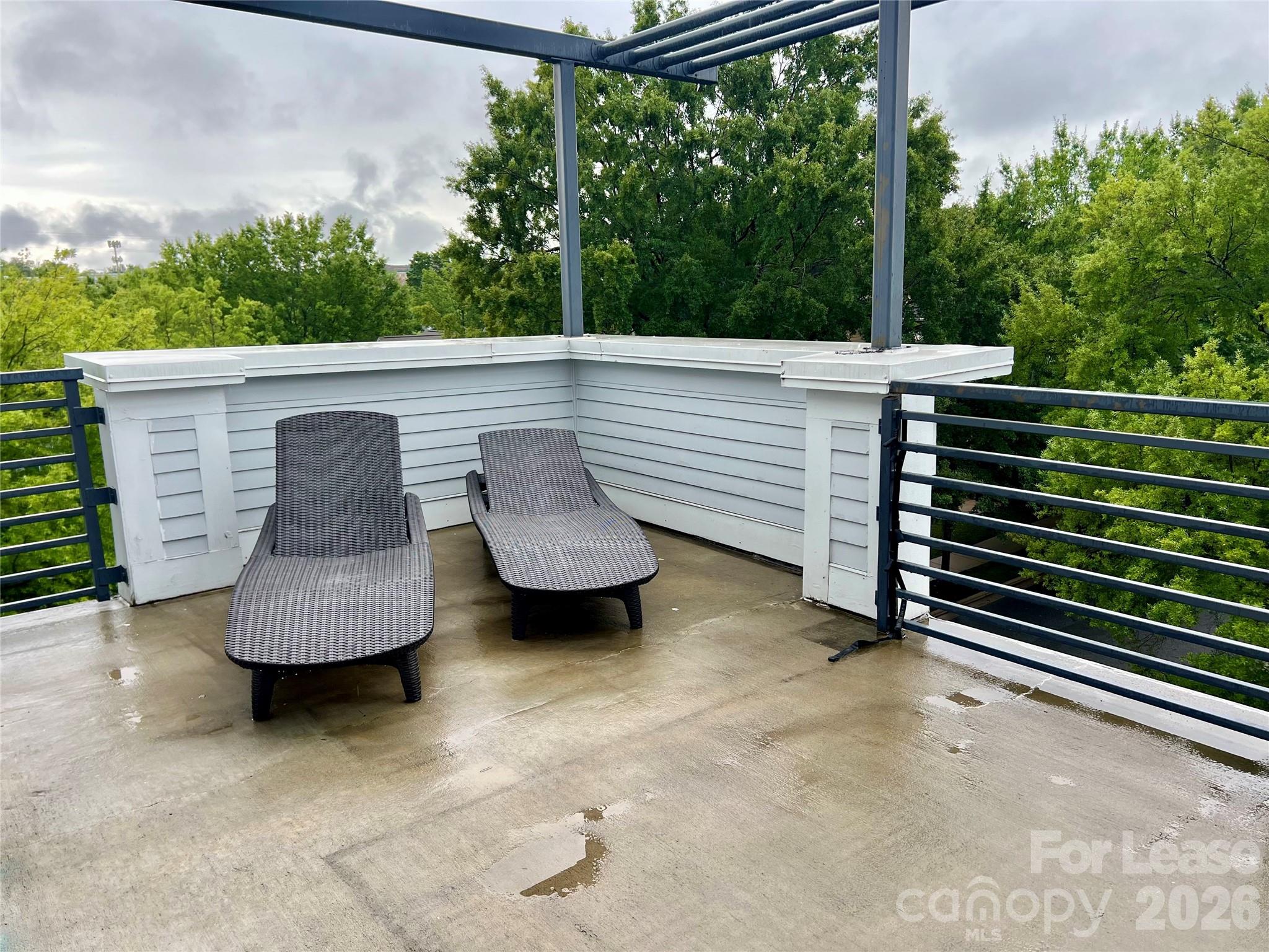 663 E 10th Street Property Photo 24