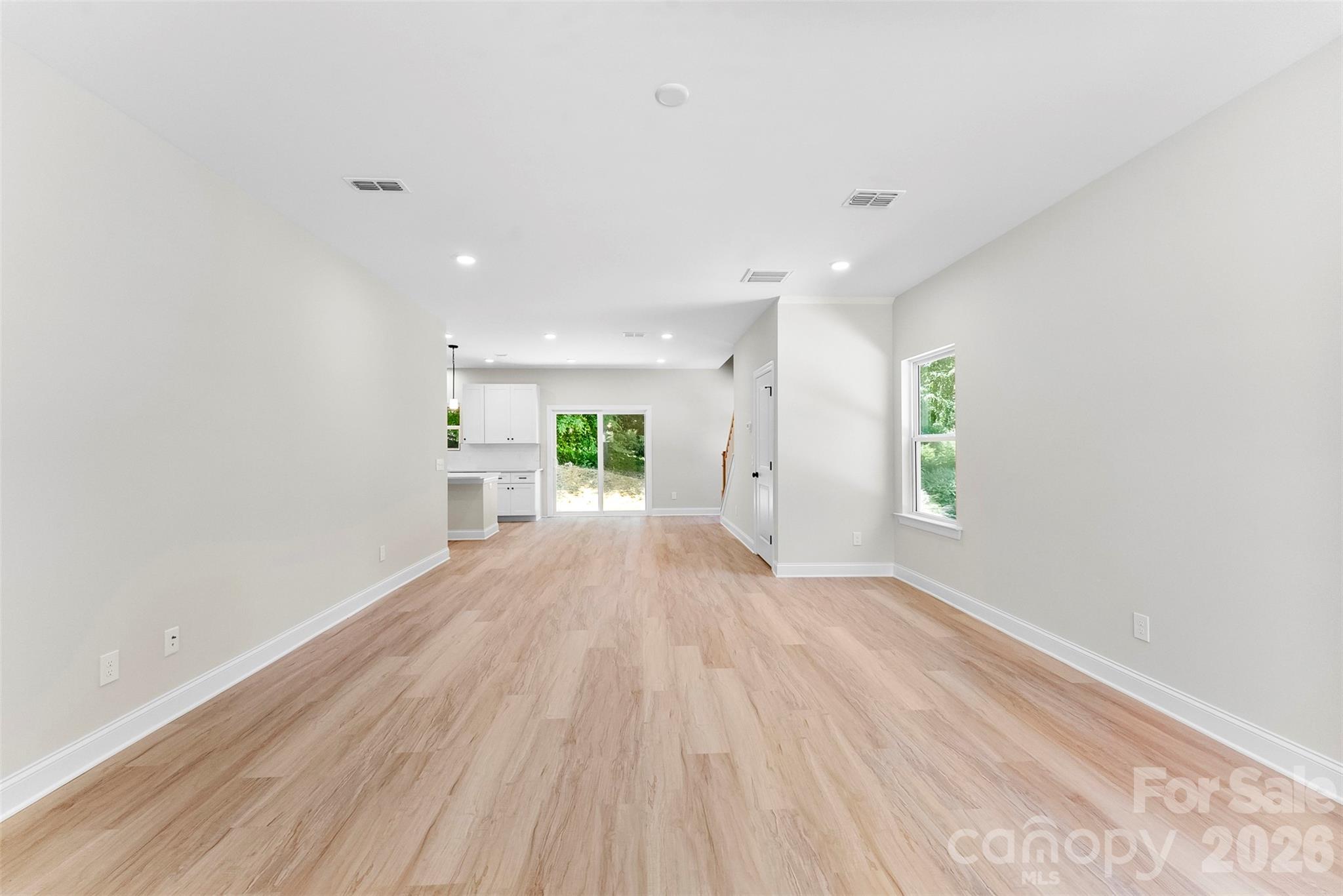 2100 Congress Court Property Photo 7