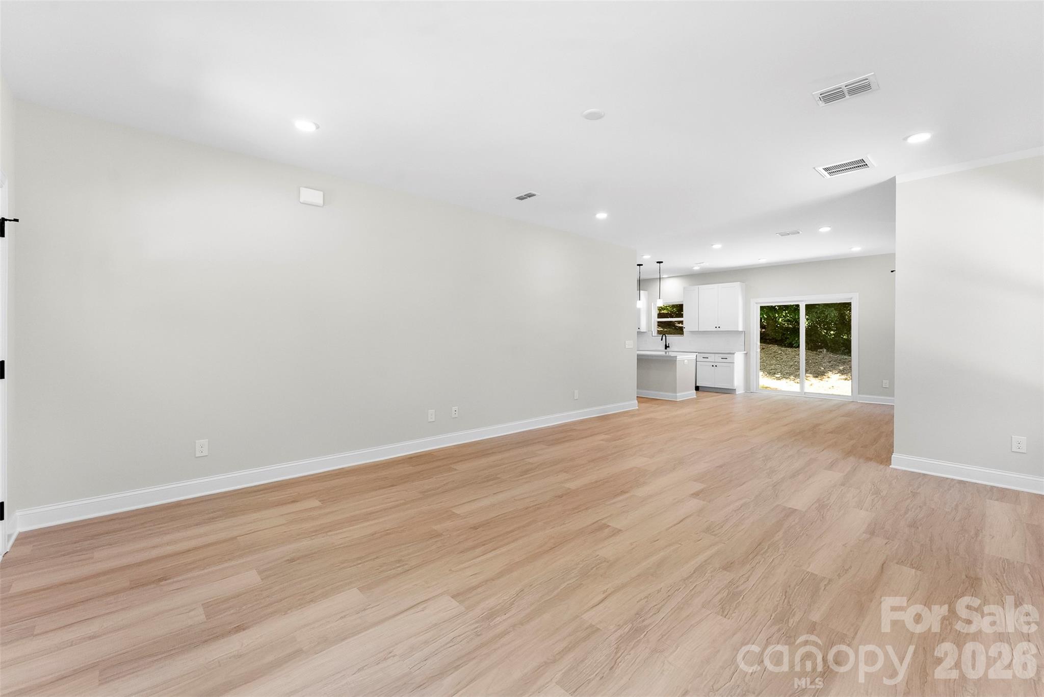 2100 Congress Court Property Photo 8