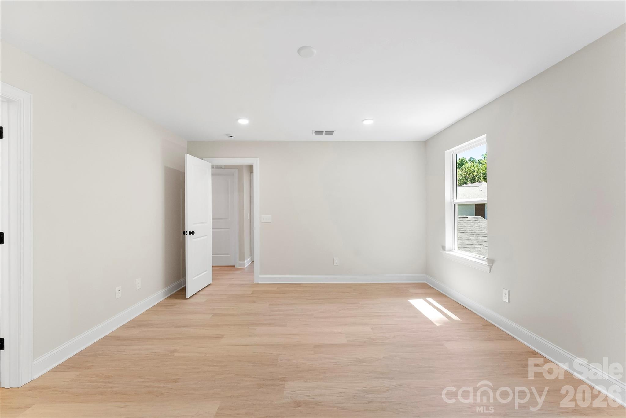 2100 Congress Court Property Photo 22