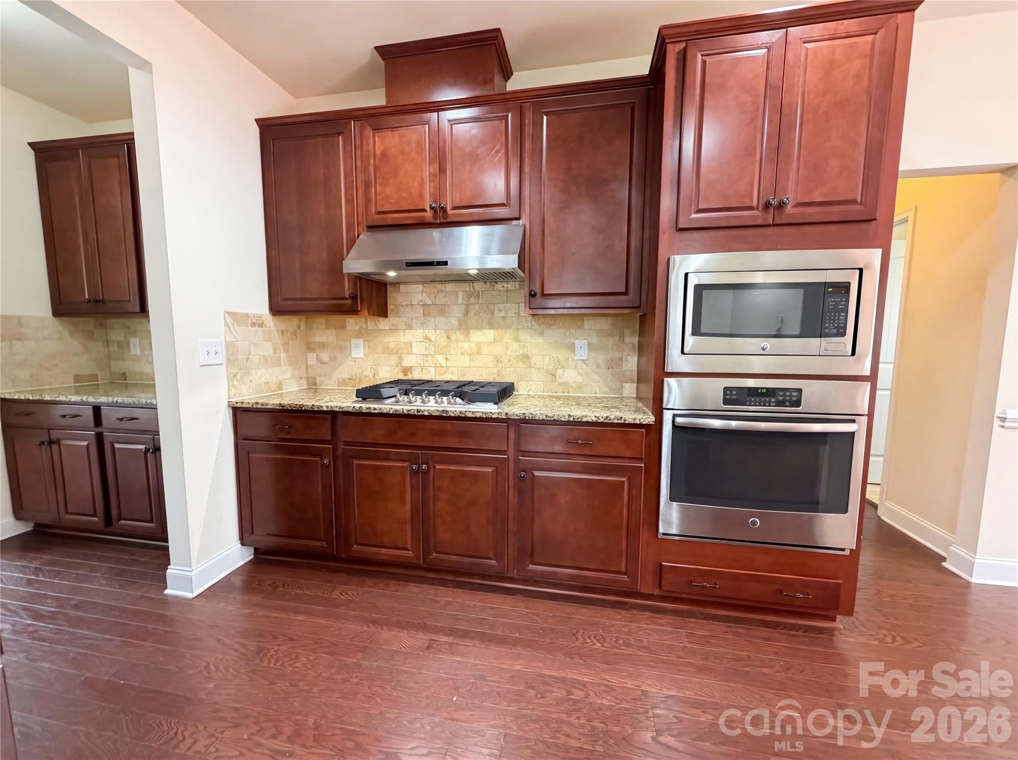2115 Eskridge Terrace Property Photo 7