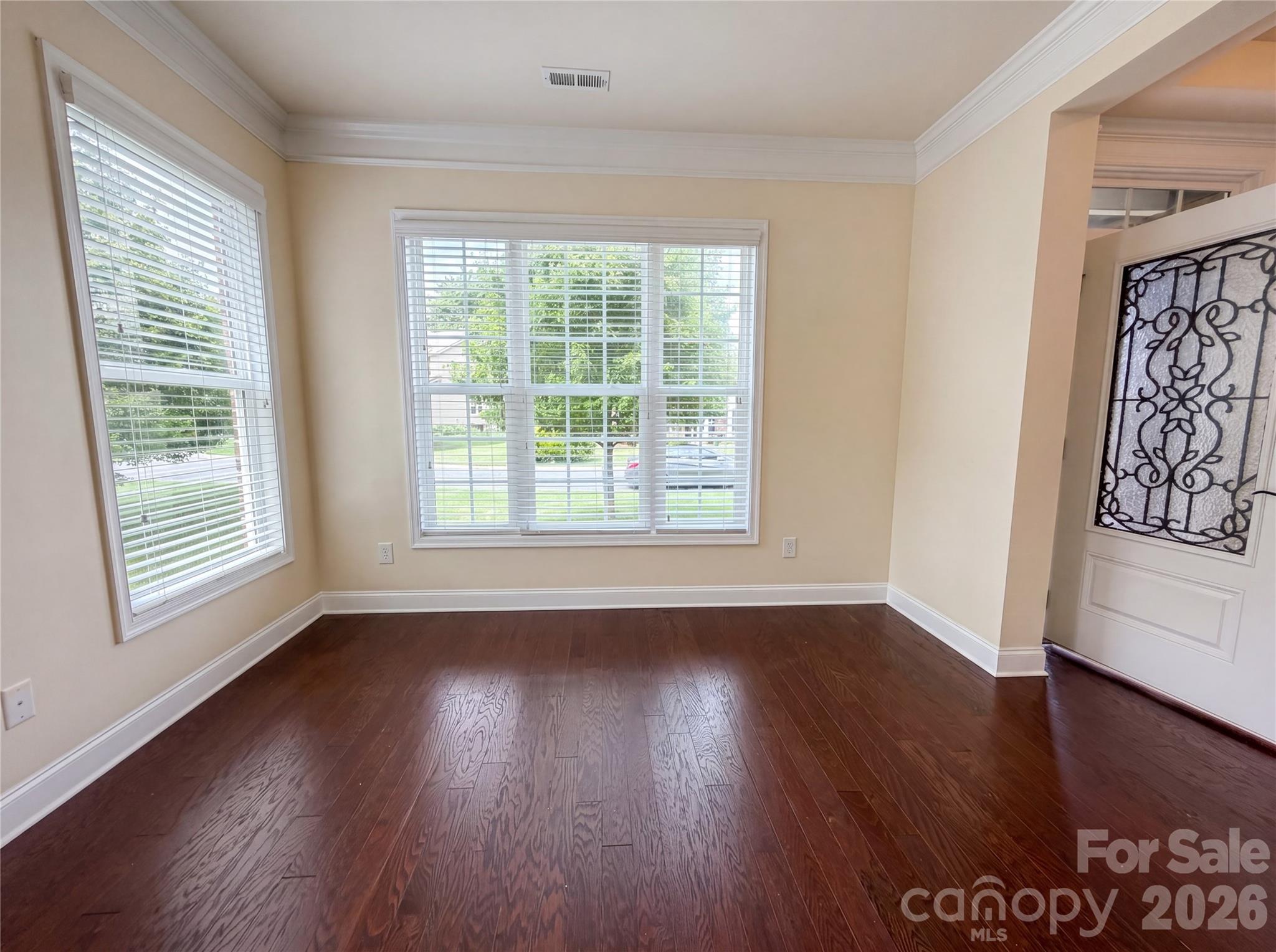 2115 Eskridge Terrace Property Photo 8