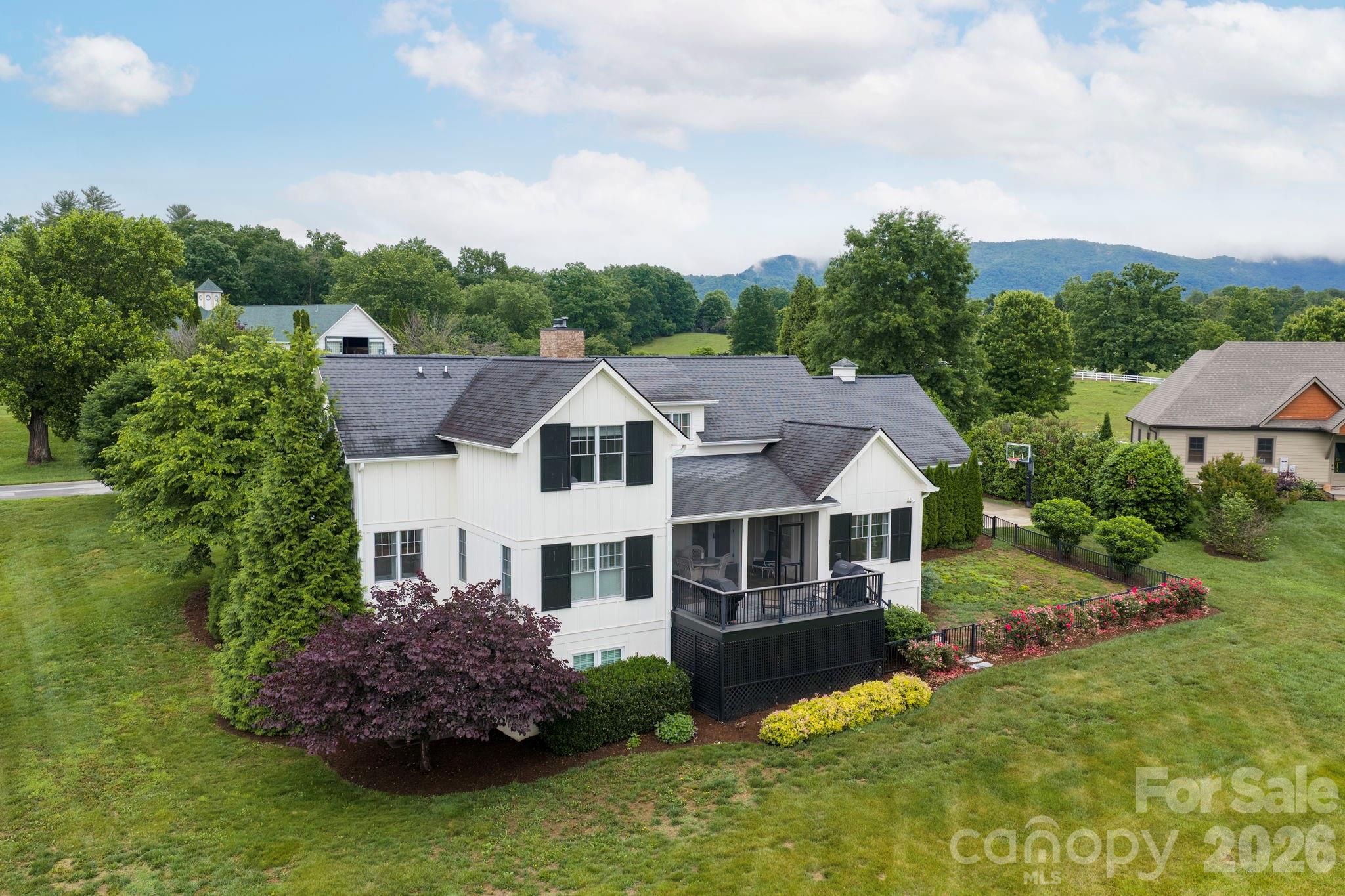 30 Water Hill Way Property Photo 4