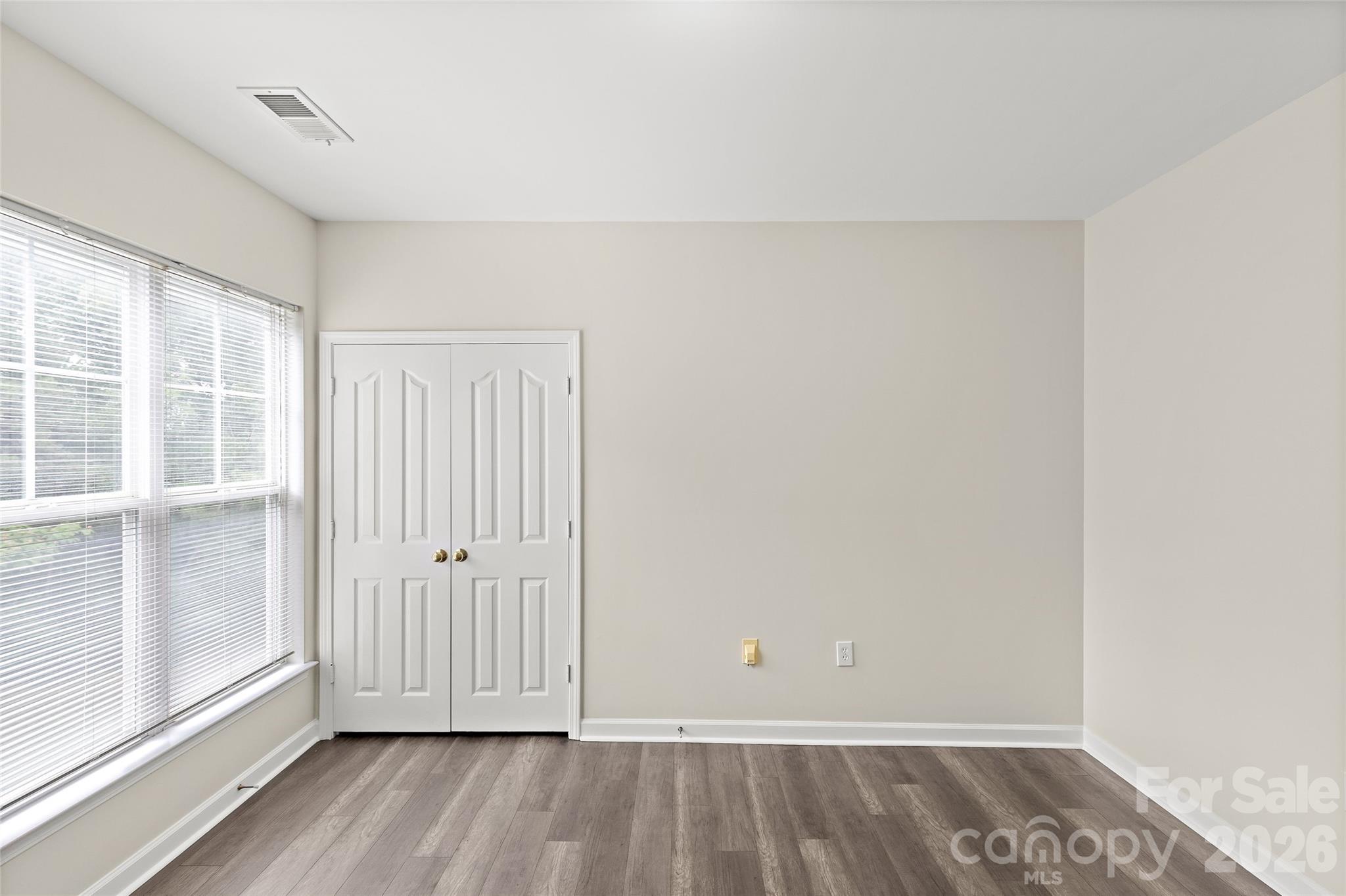 333 Westbend Drive Property Photo 11