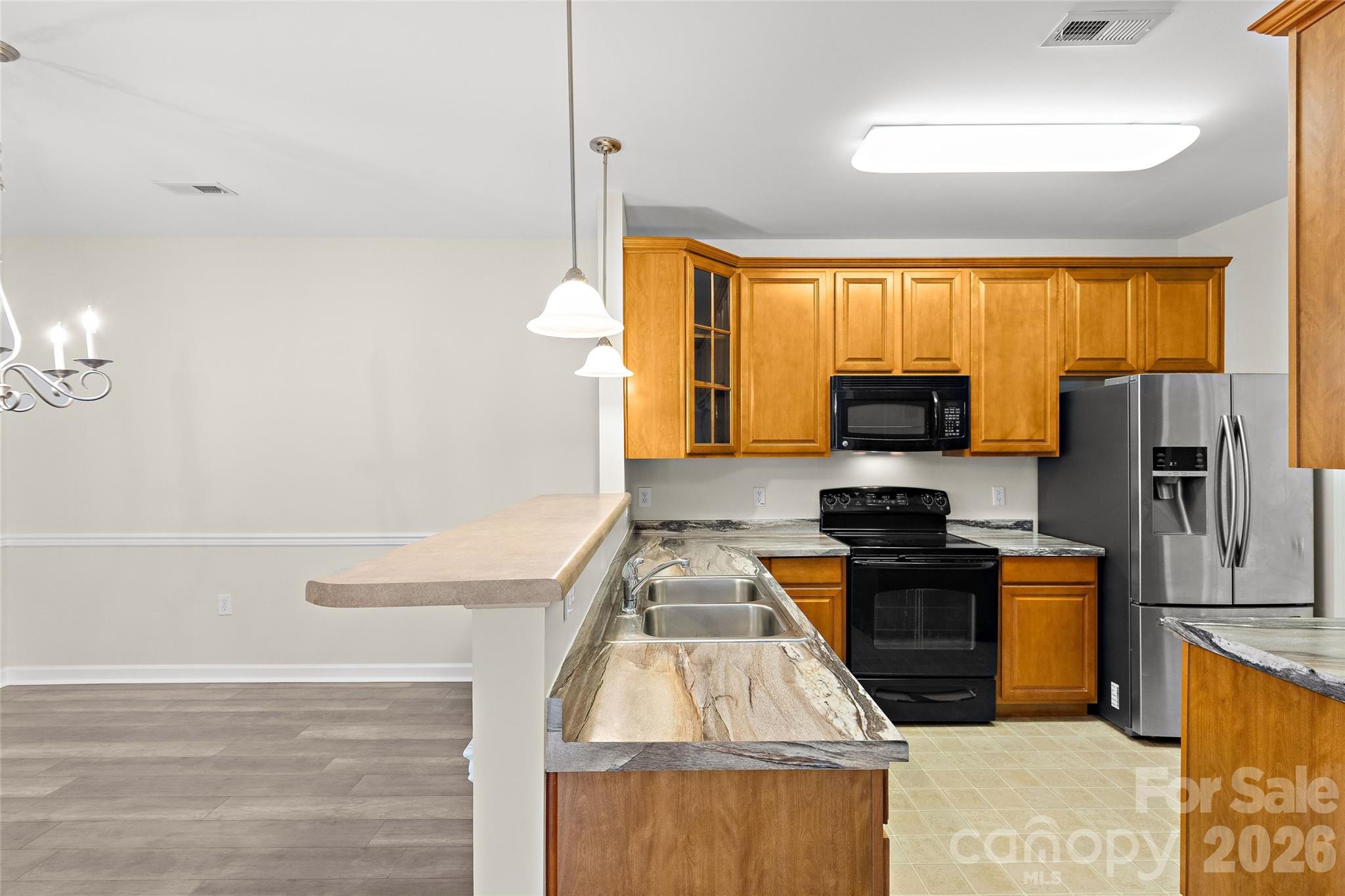 333 Westbend Drive Property Photo 14