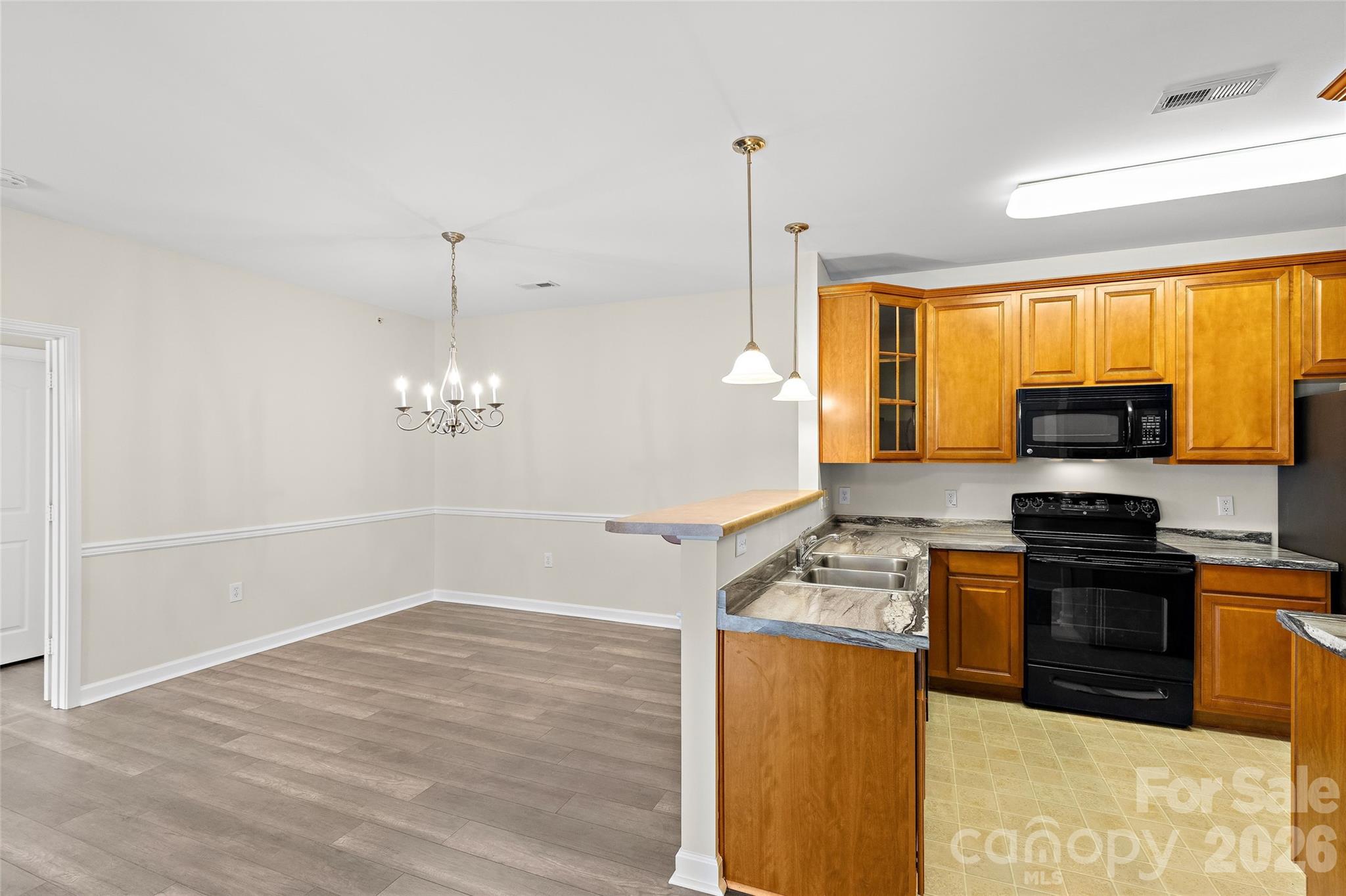 333 Westbend Drive Property Photo 17