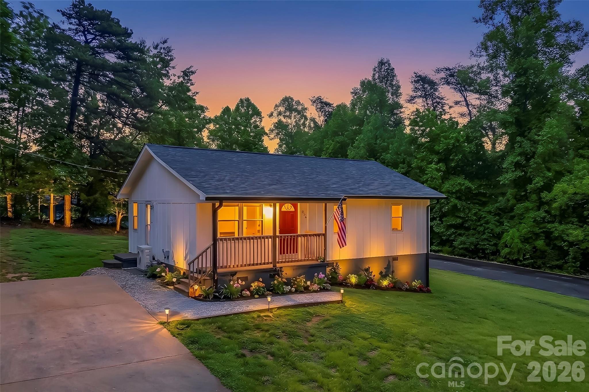 825 S Creek Road Property Photo 1