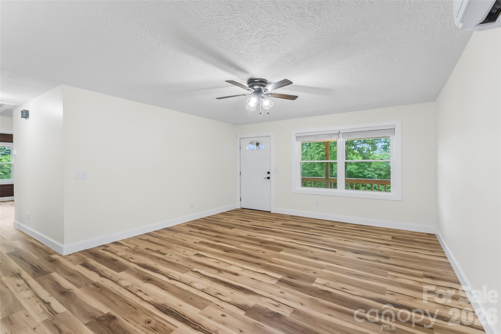825 S Creek Road Property Photo 8