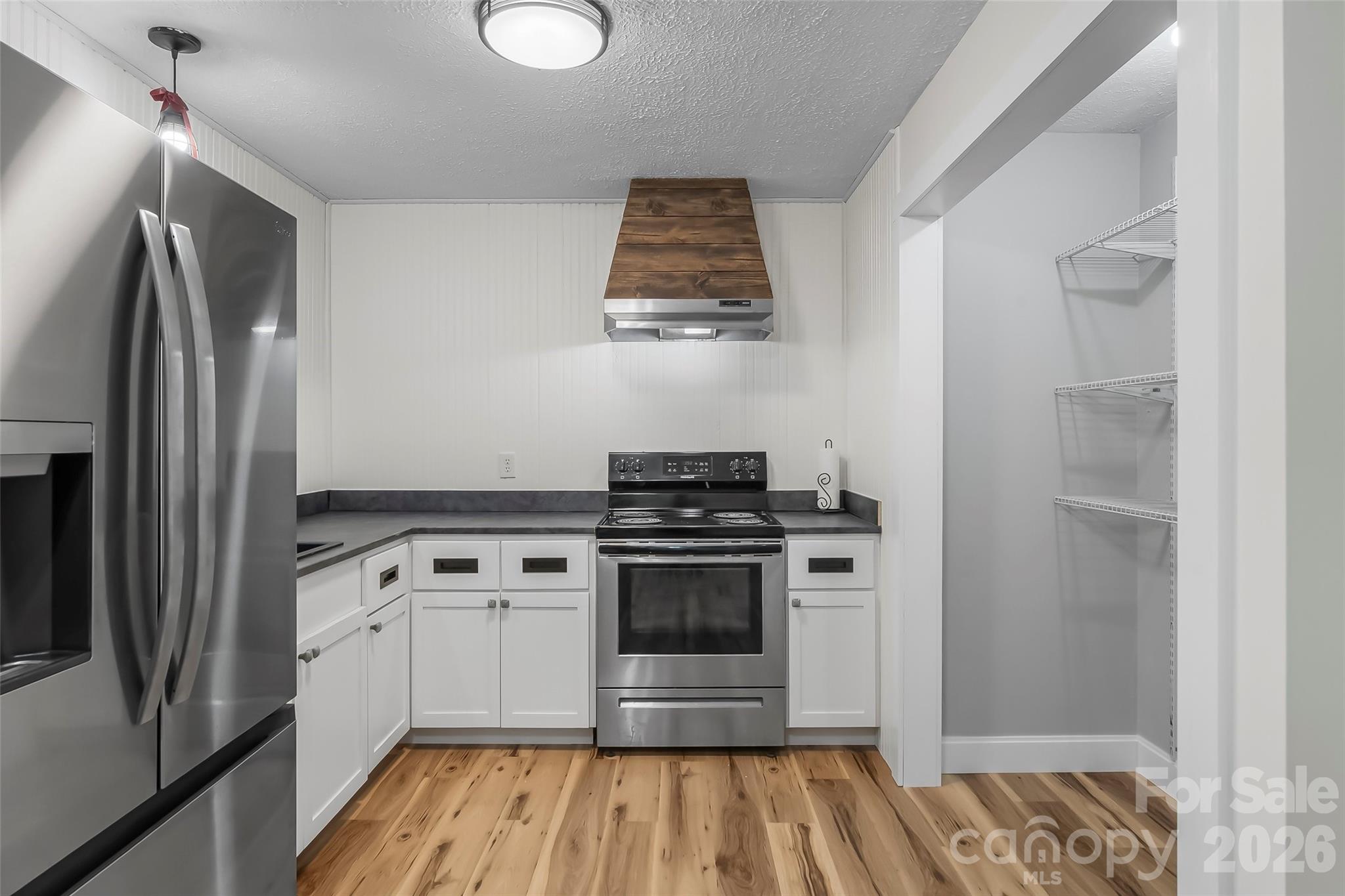 825 S Creek Road Property Photo 11