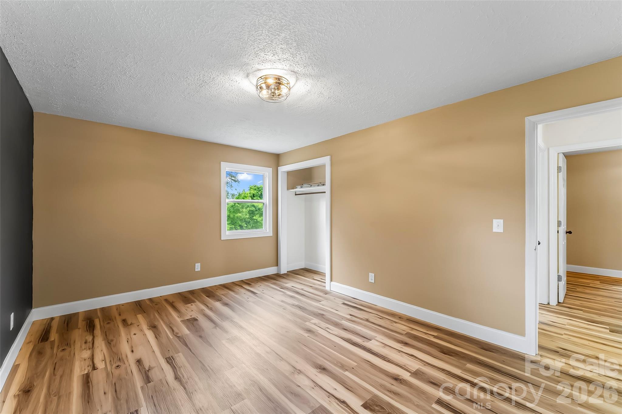 825 S Creek Road Property Photo 16