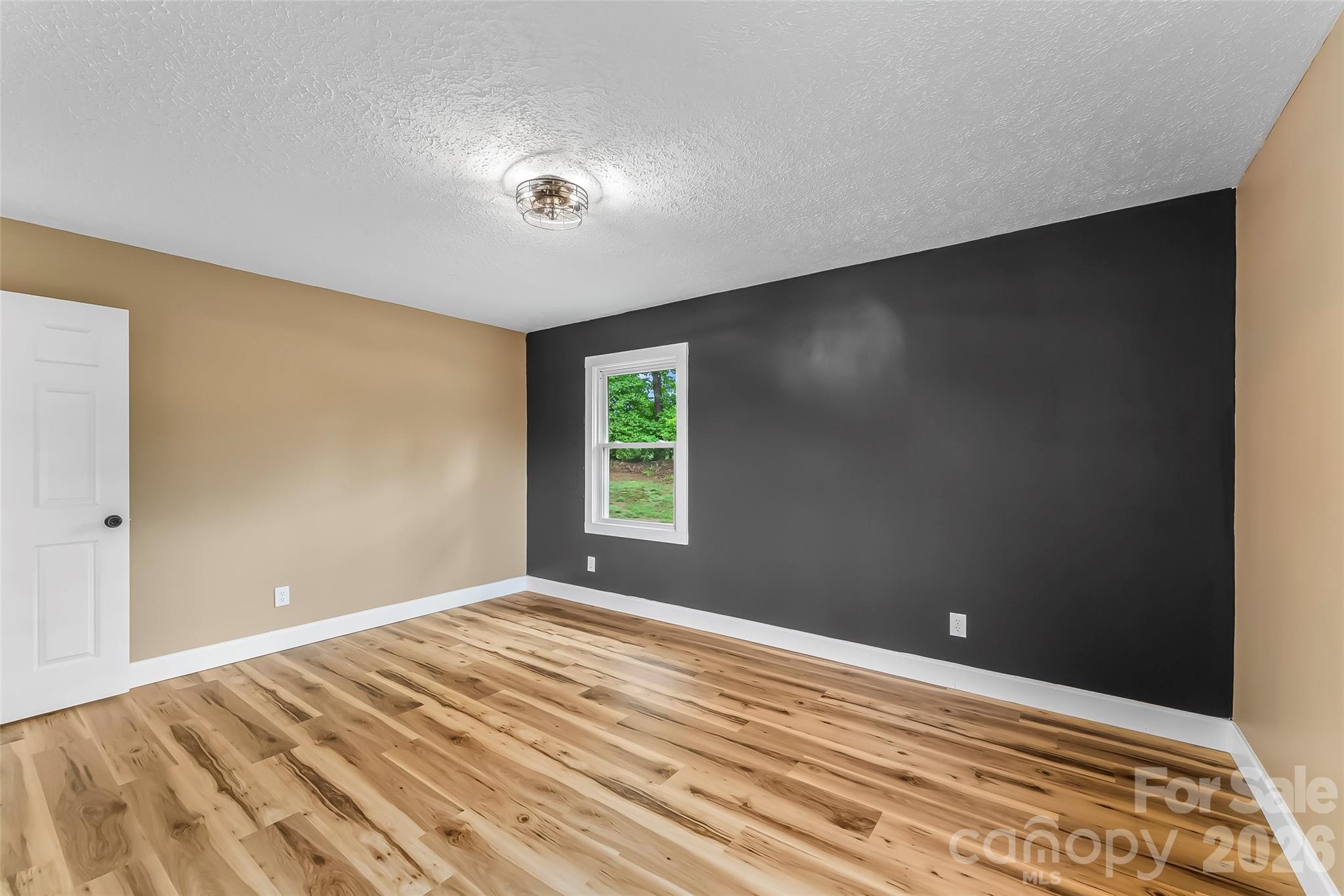 825 S Creek Road Property Photo 18