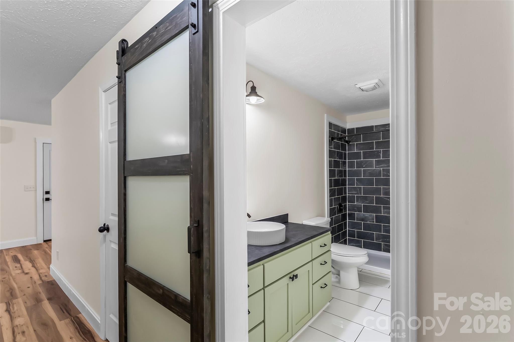 825 S Creek Road Property Photo 26